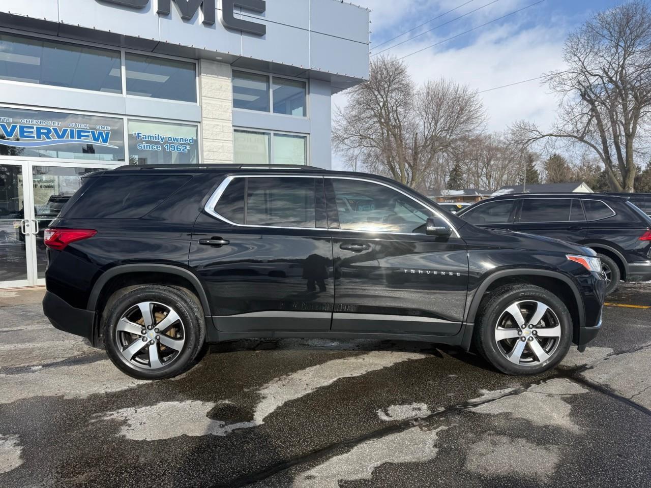 2021 Chevrolet Traverse LT True North All-Wheel Drive Photo2