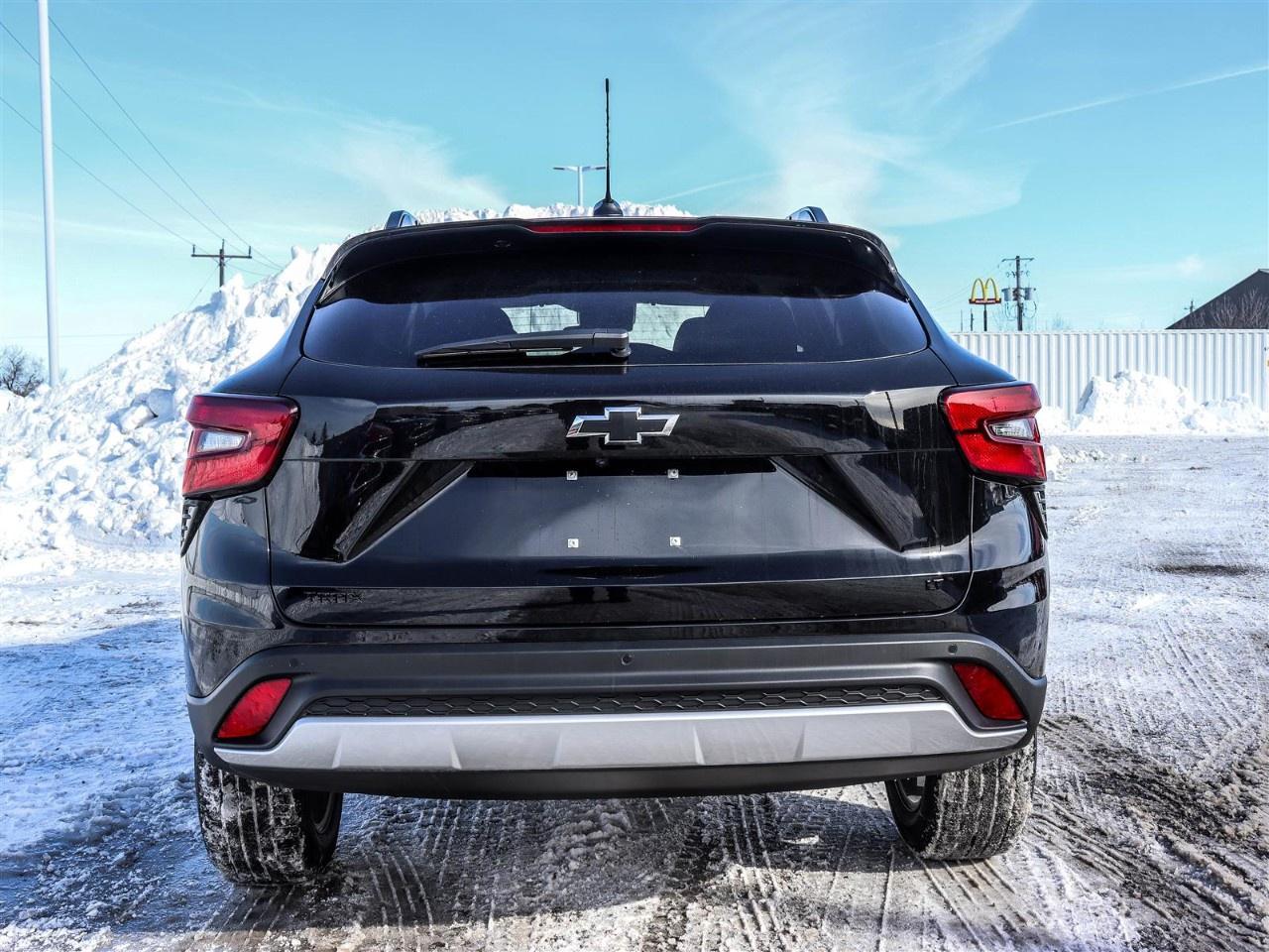 2026 Chevrolet Trax Fwd 4dr Lt Photo3