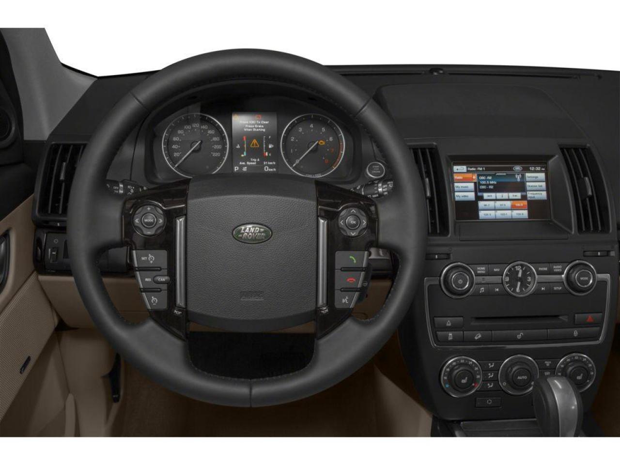 2014 Land Rover LR2 Base 4dr 4x4 Photo3