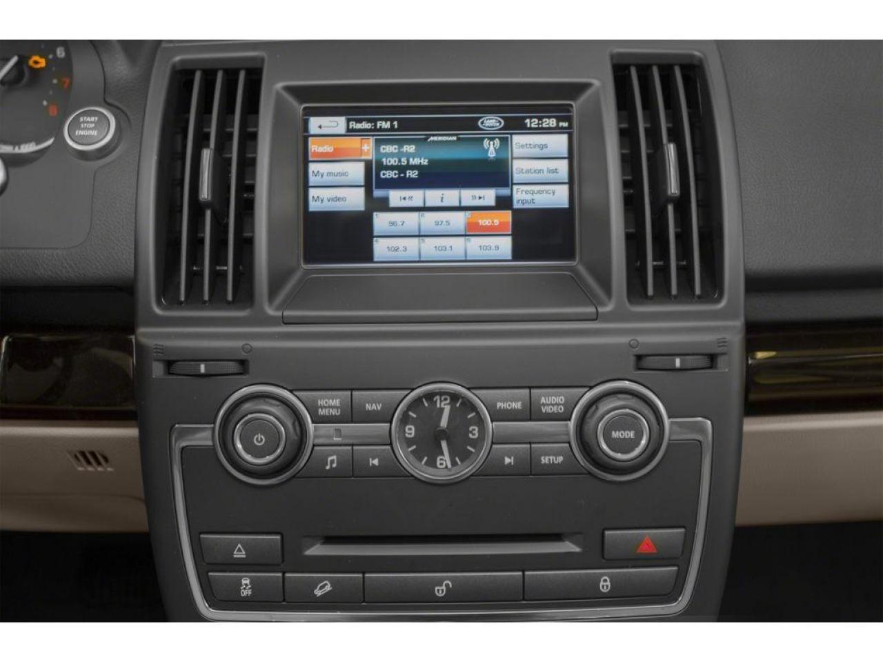 2014 Land Rover LR2 Base 4dr 4x4 Photo