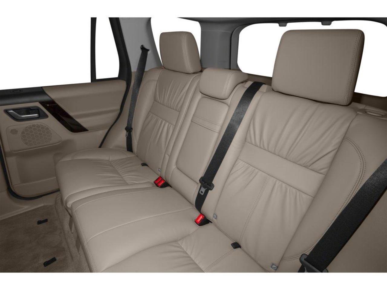 2014 Land Rover LR2 Base 4dr 4x4 Photo