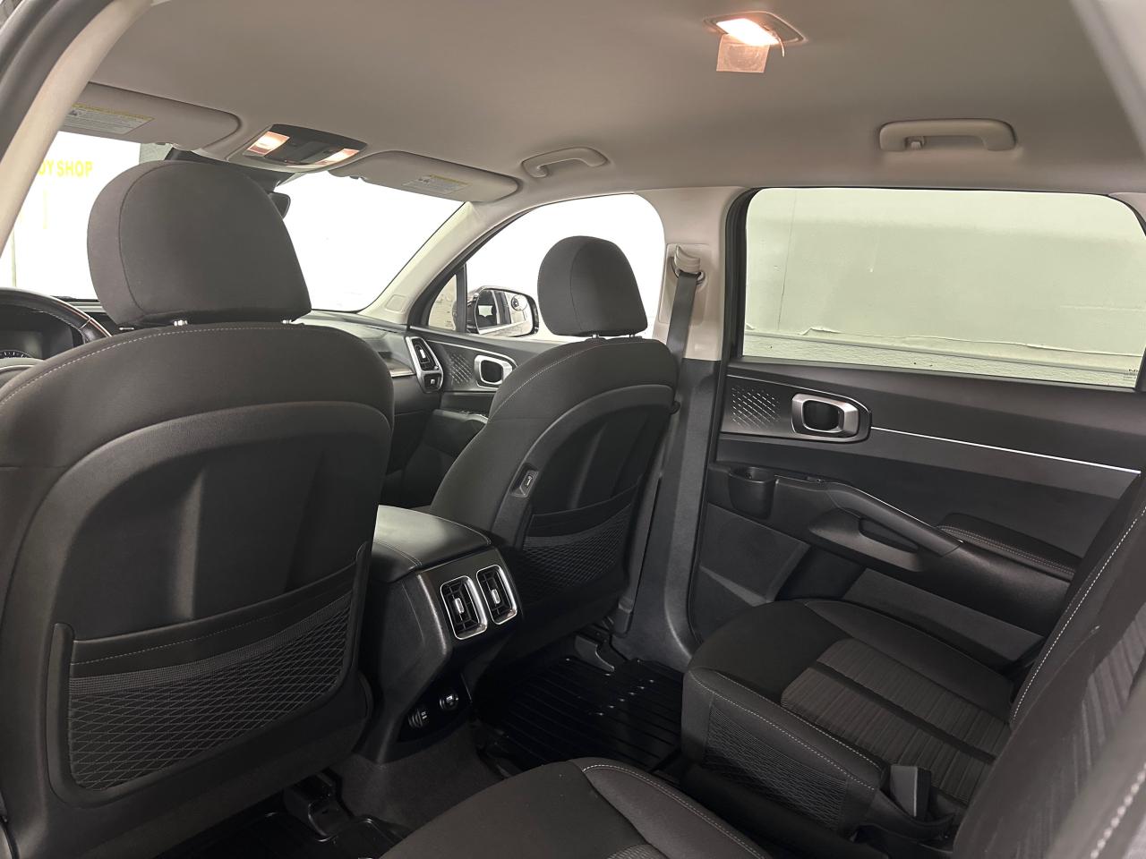 2022 Kia Sorento Hybrid LX 4dr All-Wheel Drive Photo