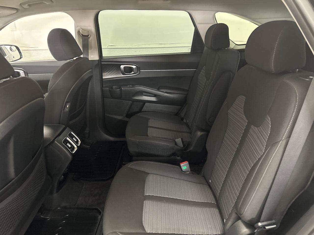 2022 Kia Sorento Hybrid LX 4dr All-Wheel Drive Photo