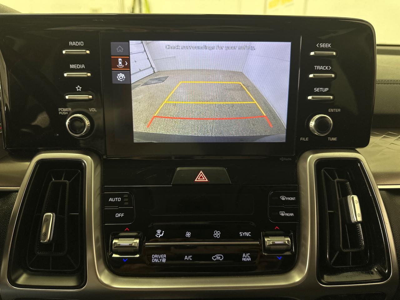 2022 Kia Sorento Hybrid LX 4dr All-Wheel Drive Photo