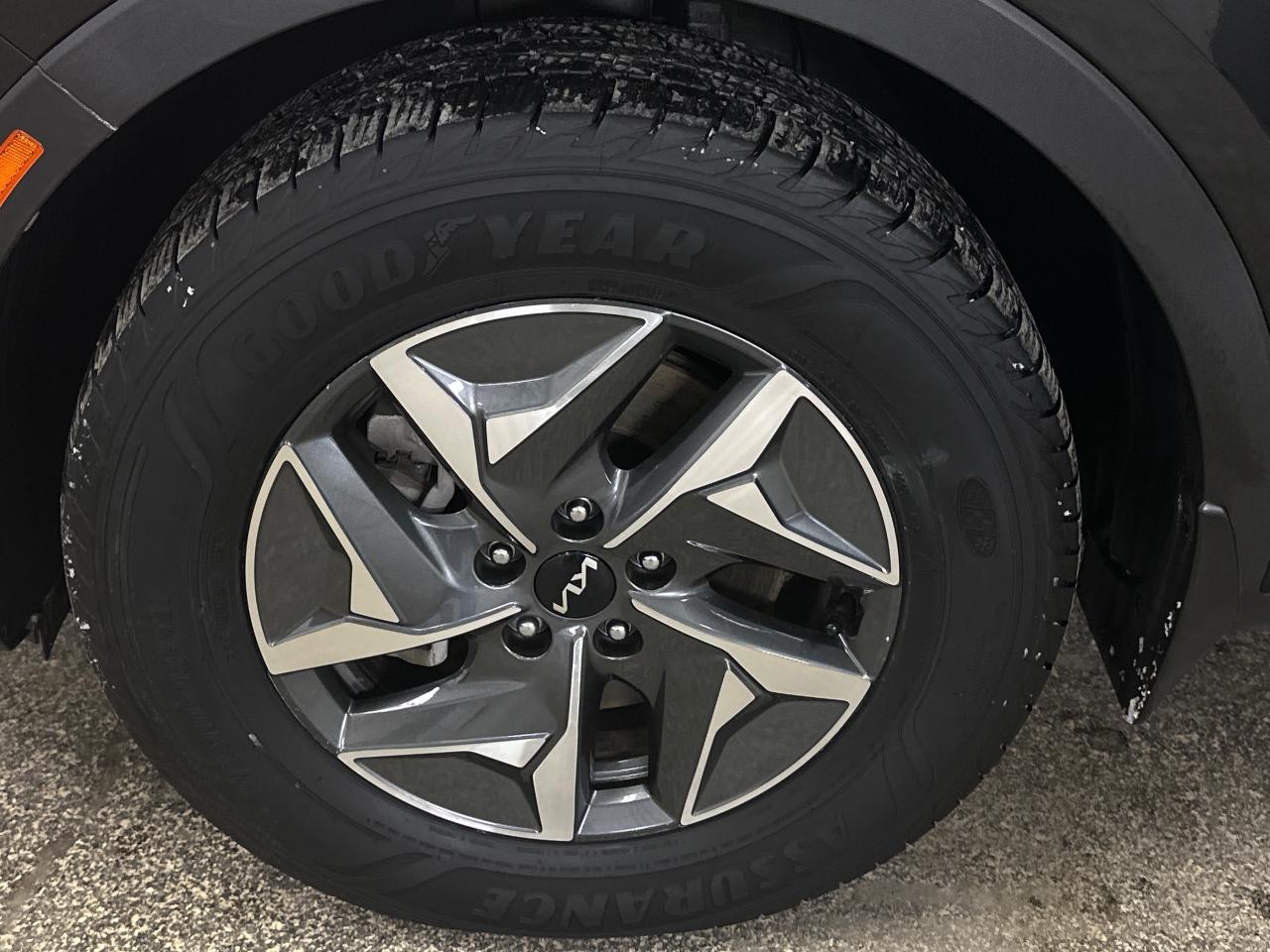 2022 Kia Sorento Hybrid LX 4dr All-Wheel Drive Photo