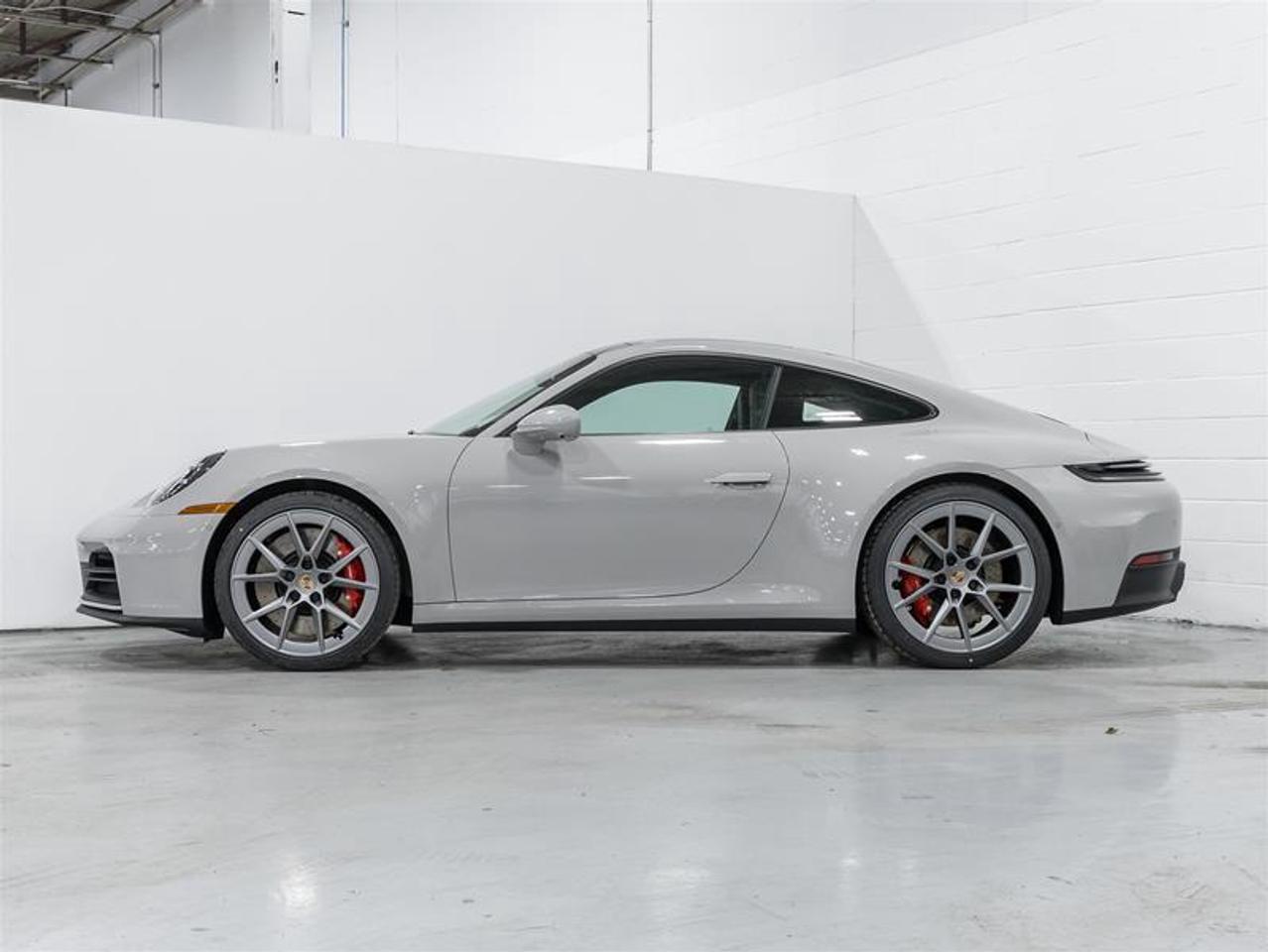 2026 Porsche 911  Photo3