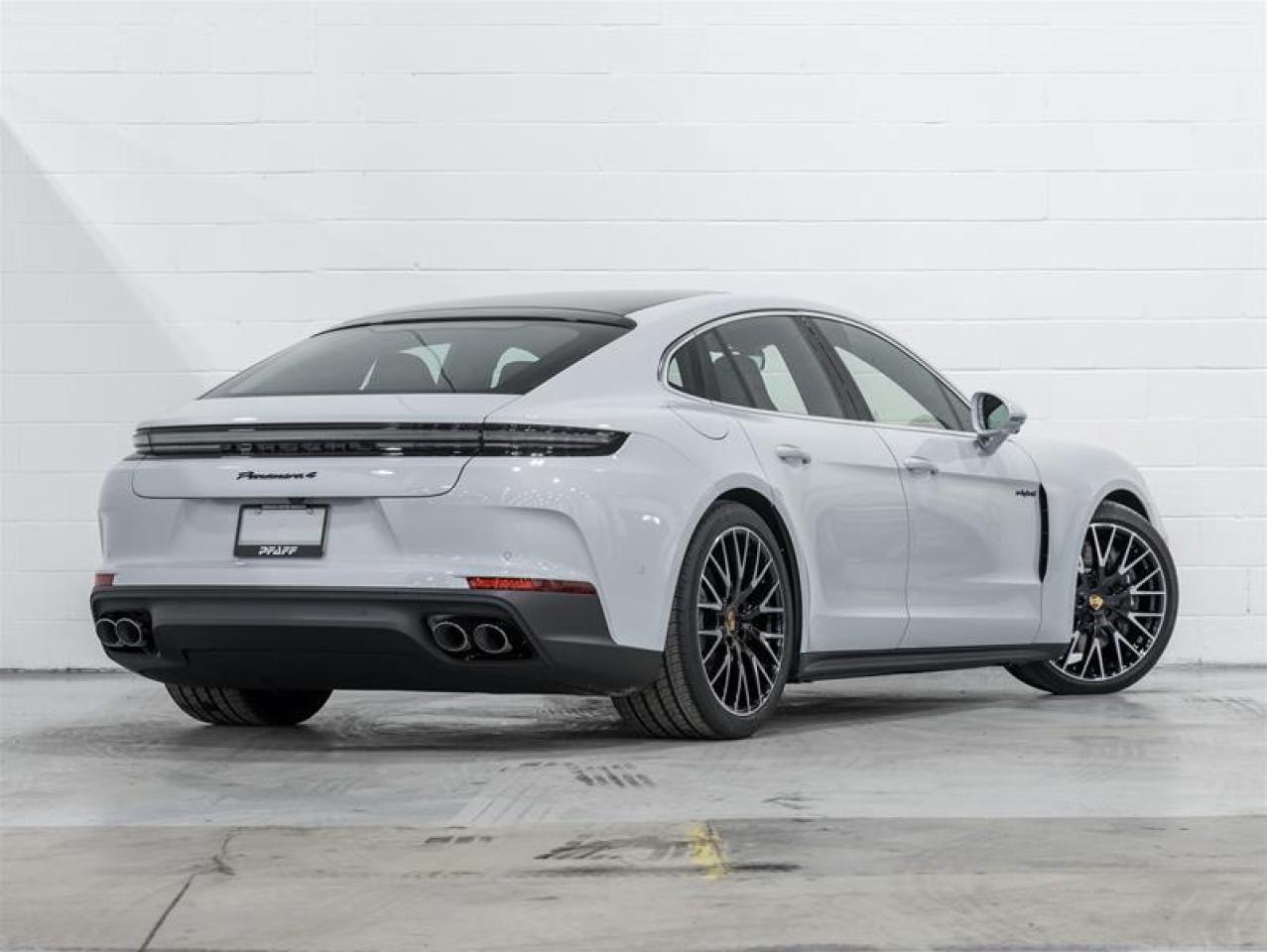 2026 Porsche Panamera  Photo