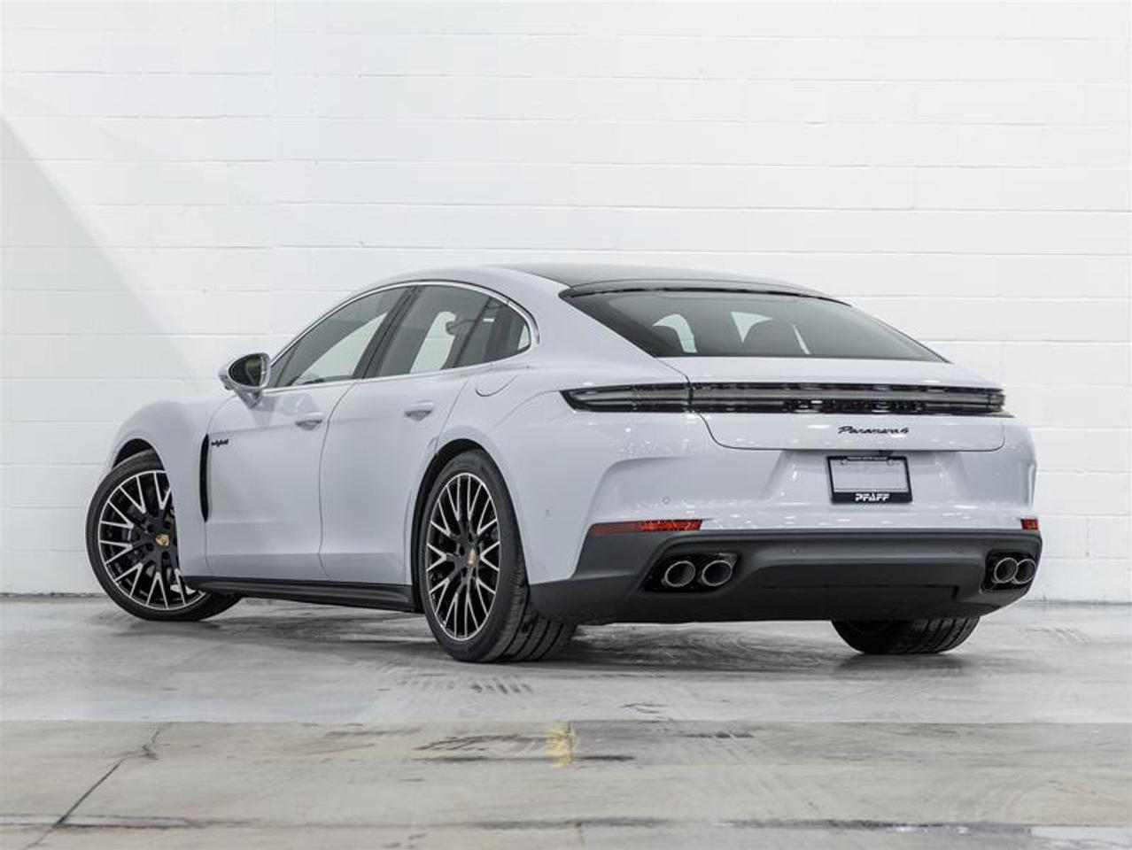 2026 Porsche Panamera  Photo