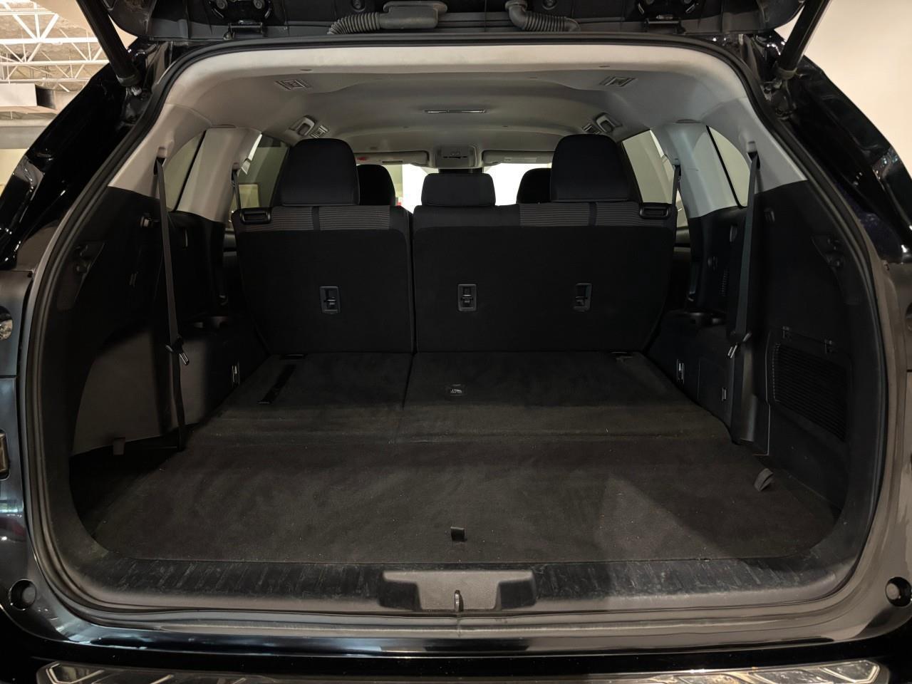 2020 Toyota Highlander Hybrid LE Photo