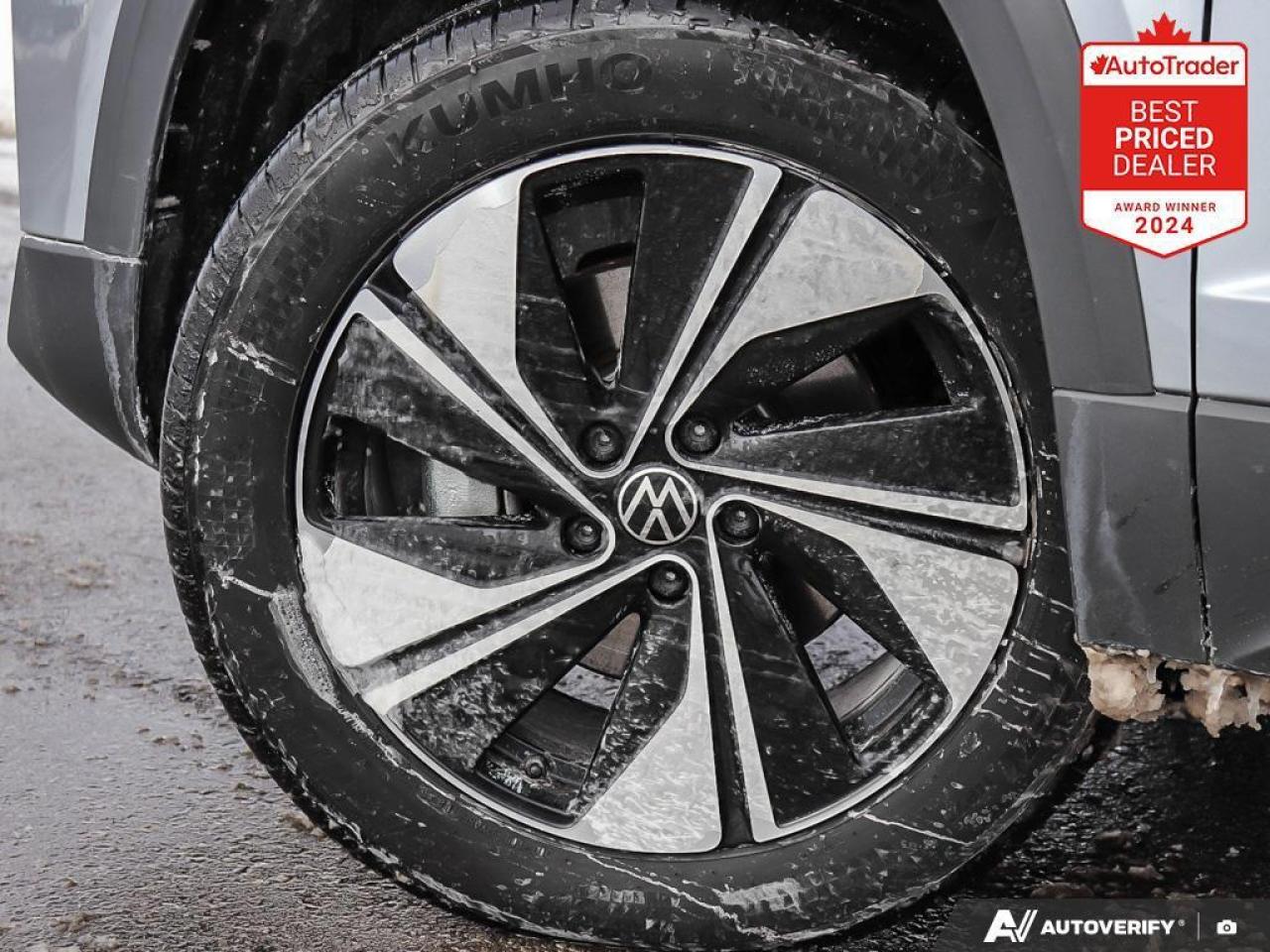 2025 Volkswagen Taos Comfortline 4dr All-Wheel Drive 4MOTION Photo