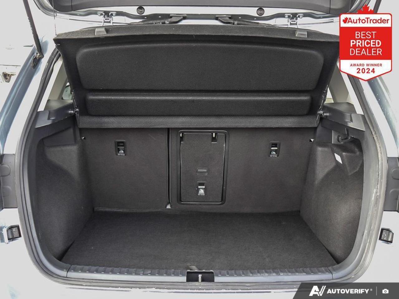 2025 Volkswagen Taos Comfortline 4dr All-Wheel Drive 4MOTION Photo