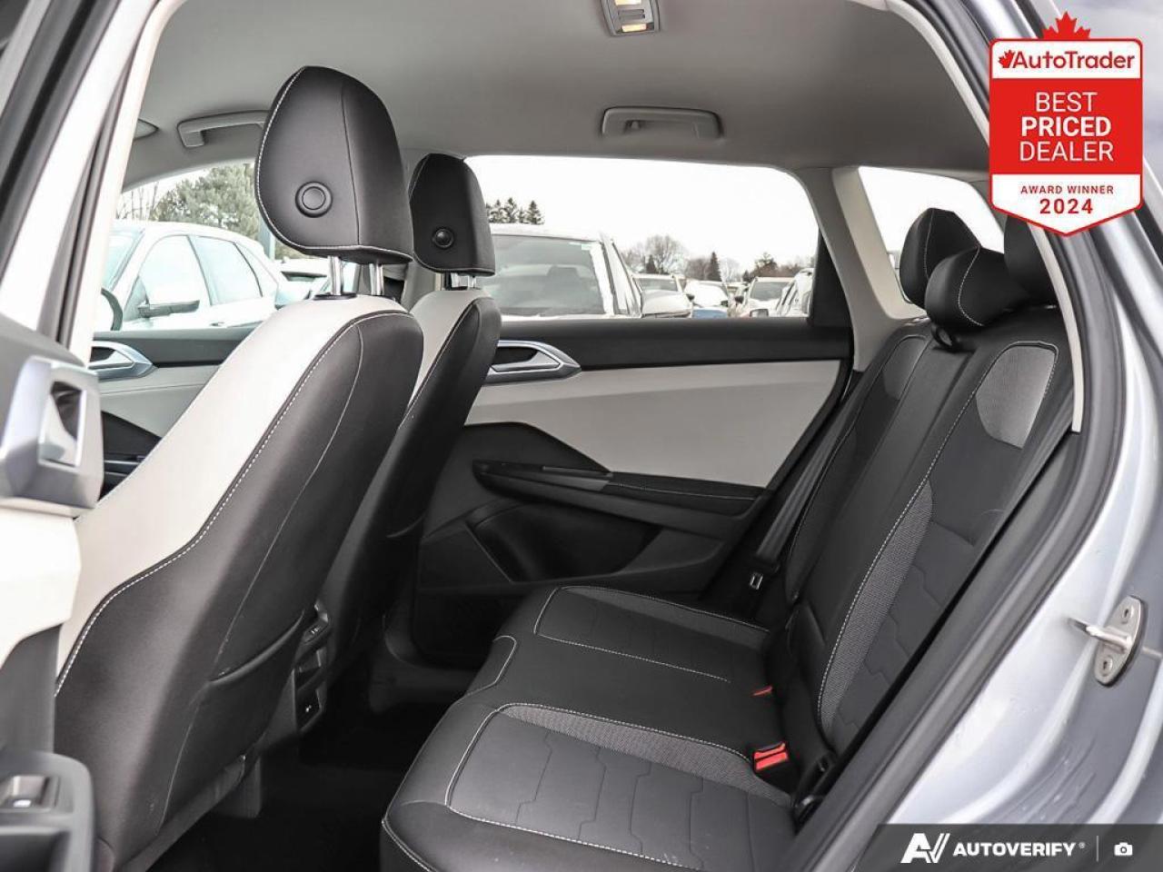 2025 Volkswagen Taos Comfortline 4dr All-Wheel Drive 4MOTION Photo