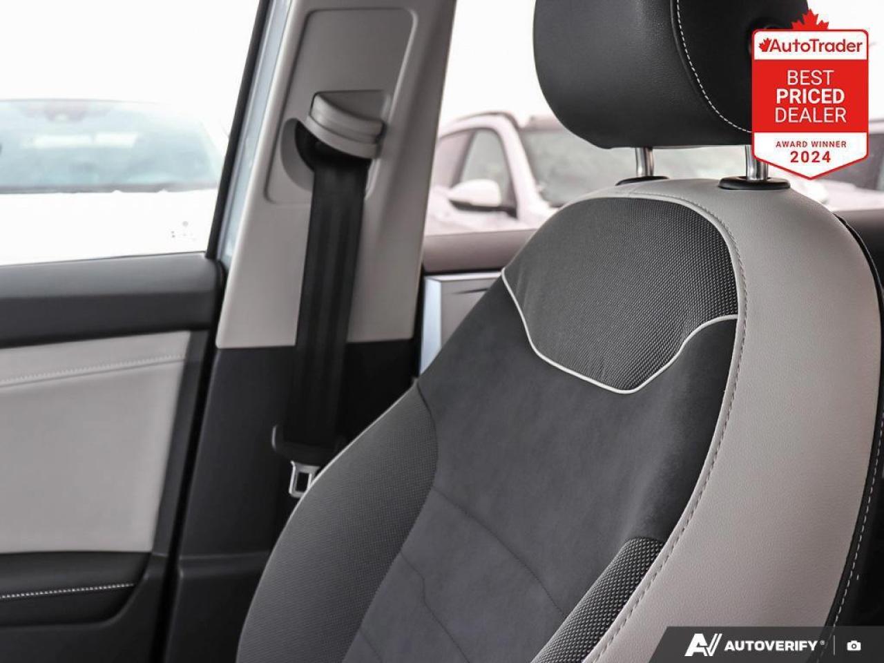 2025 Volkswagen Taos Comfortline 4dr All-Wheel Drive 4MOTION Photo