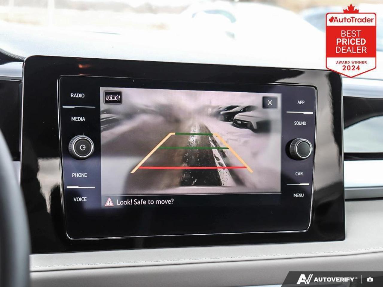 2025 Volkswagen Taos Comfortline 4dr All-Wheel Drive 4MOTION Photo