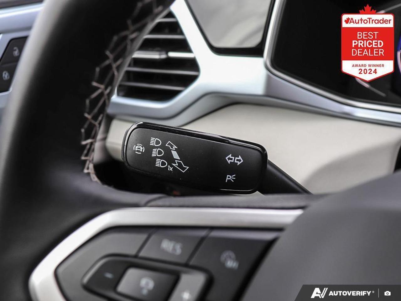 2025 Volkswagen Taos Comfortline 4dr All-Wheel Drive 4MOTION Photo