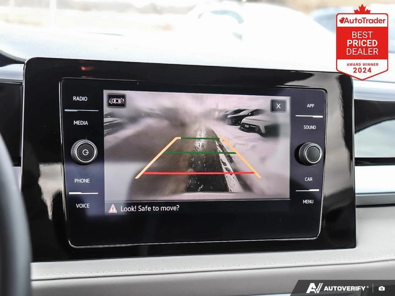 2025 Volkswagen Taos Comfortline 4dr All-Wheel Drive 4MOTION Photo