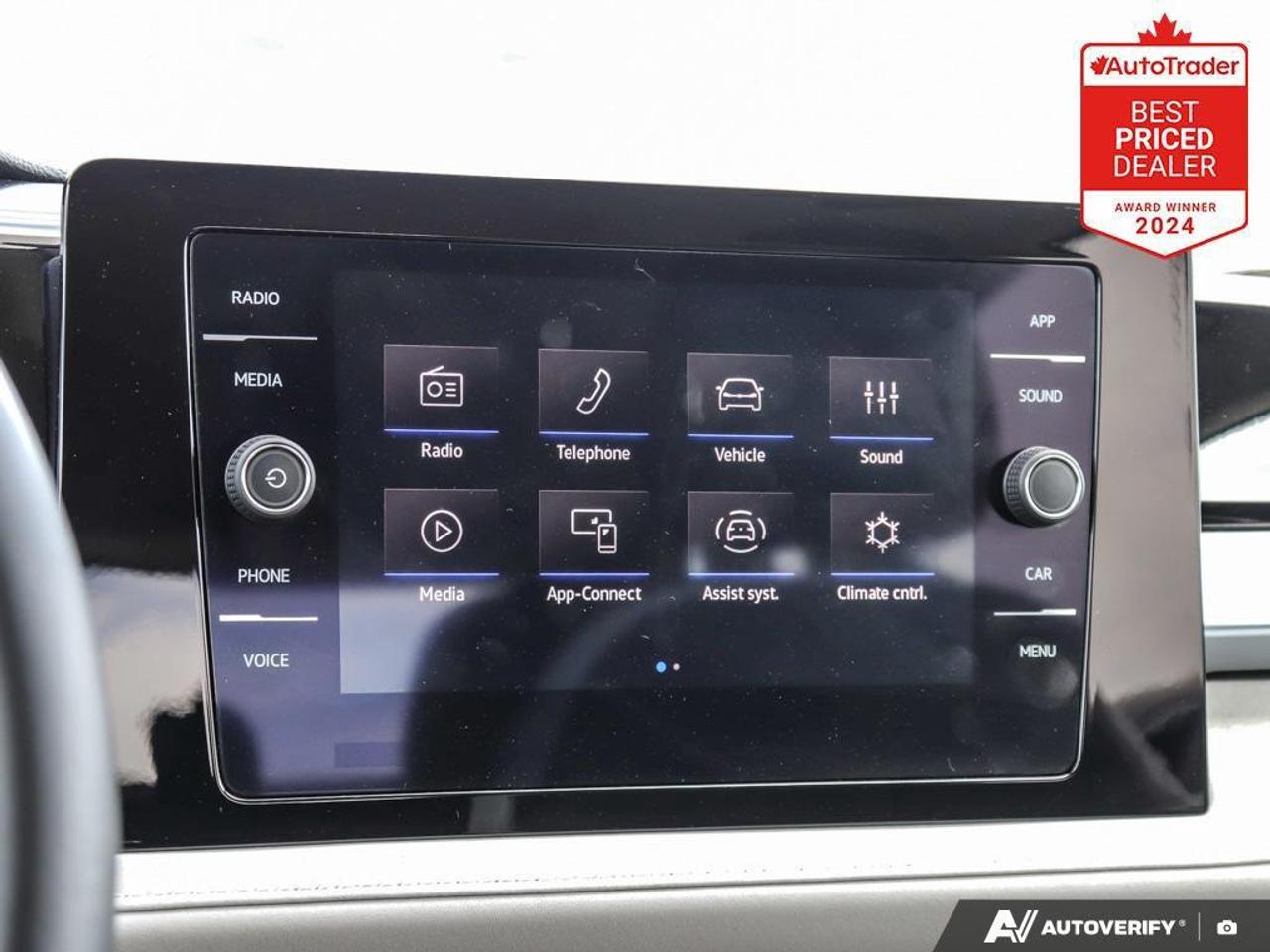 2025 Volkswagen Taos Comfortline 4dr All-Wheel Drive 4MOTION Photo