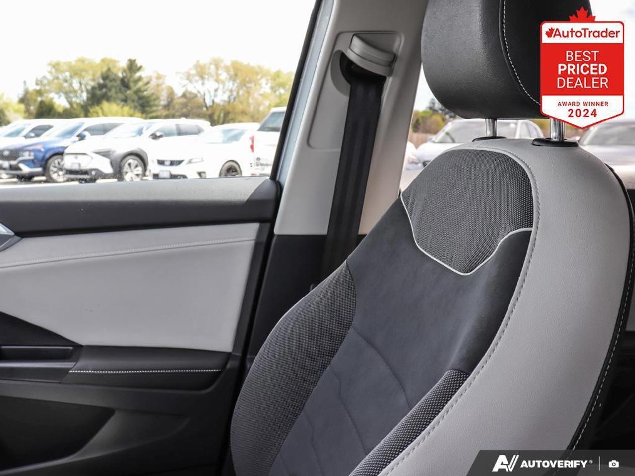2025 Volkswagen Taos Comfortline 4dr All-Wheel Drive 4MOTION Photo