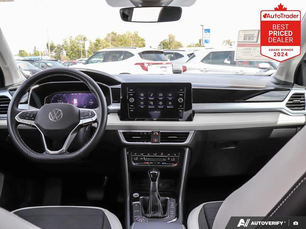 2025 Volkswagen Taos Comfortline 4dr All-Wheel Drive 4MOTION Photo