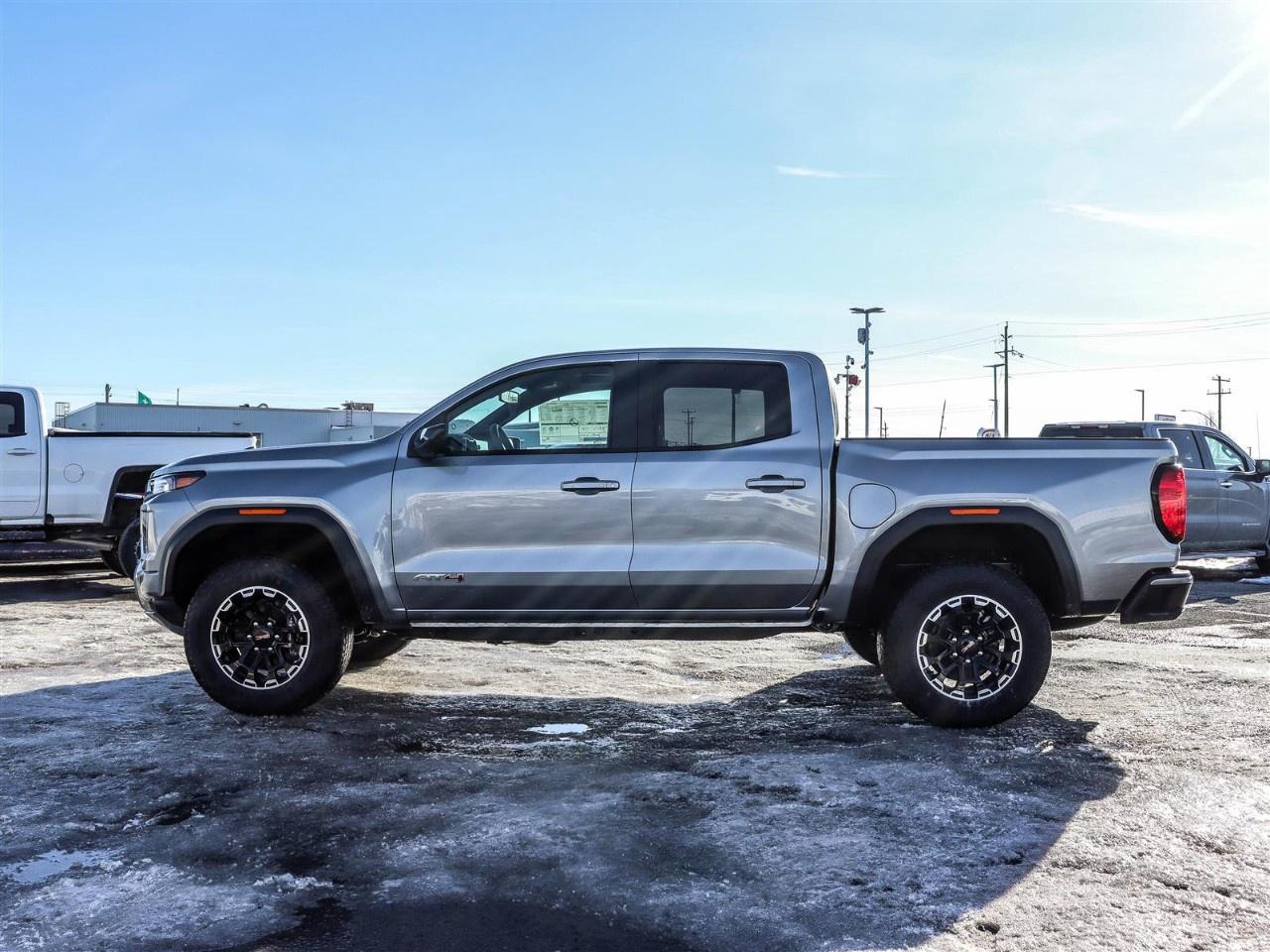 2026 GMC Canyon Crew Cab Short Box 4-Wheel Drive AT4 Photo2