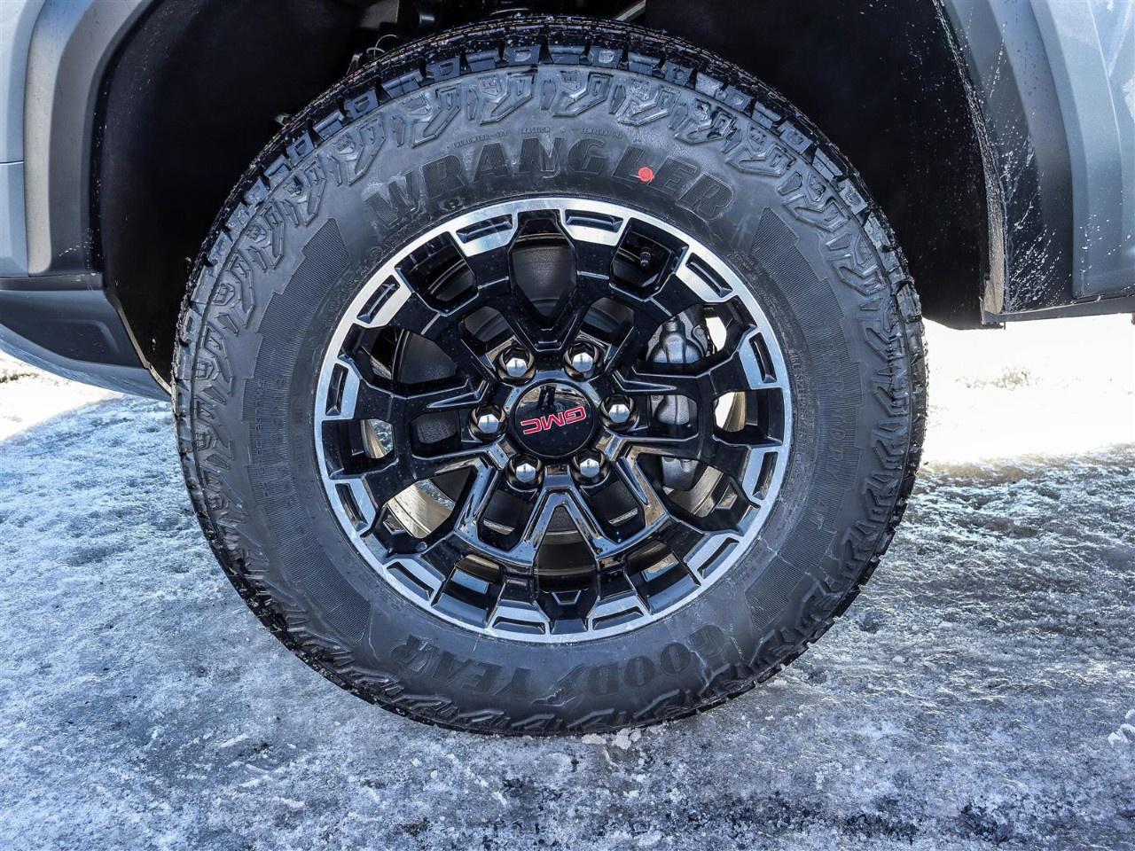 2026 GMC Canyon Crew Cab Short Box 4-Wheel Drive AT4 Photo