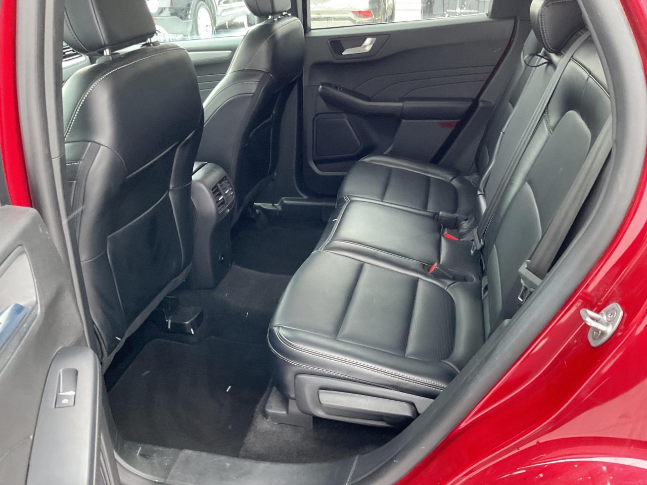 2024 Ford Escape Platinum 4dr All-Wheel Drive Photo