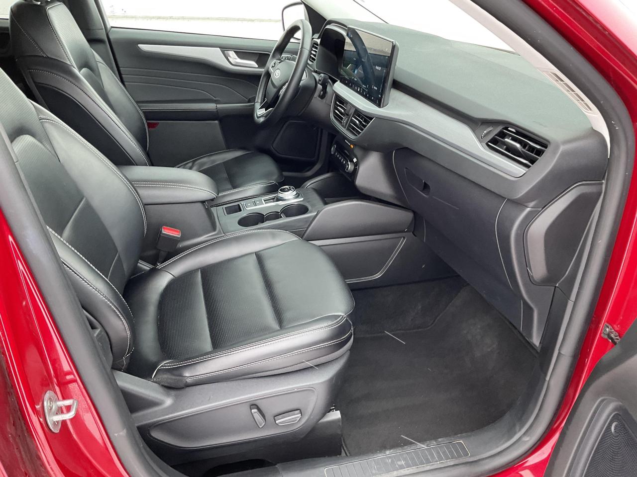 2024 Ford Escape Platinum 4dr All-Wheel Drive Photo