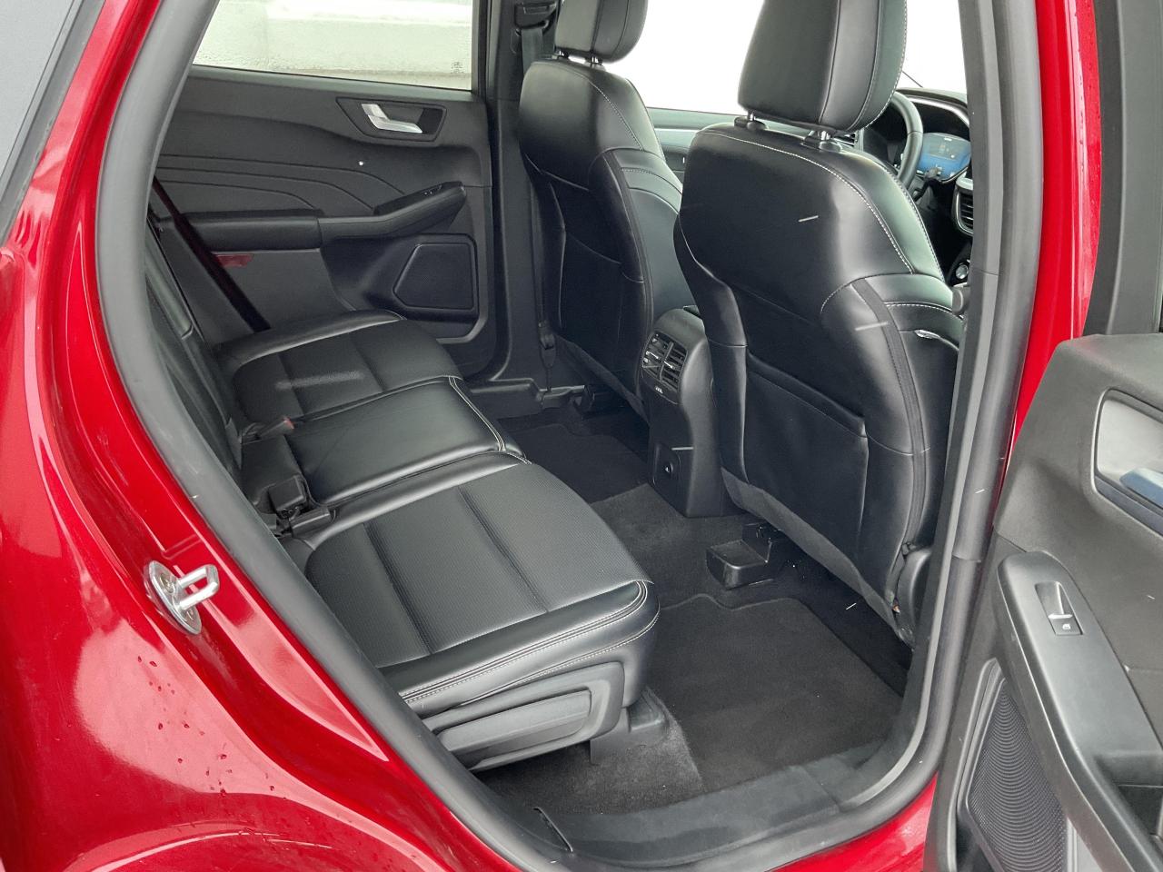 2024 Ford Escape Platinum 4dr All-Wheel Drive Photo