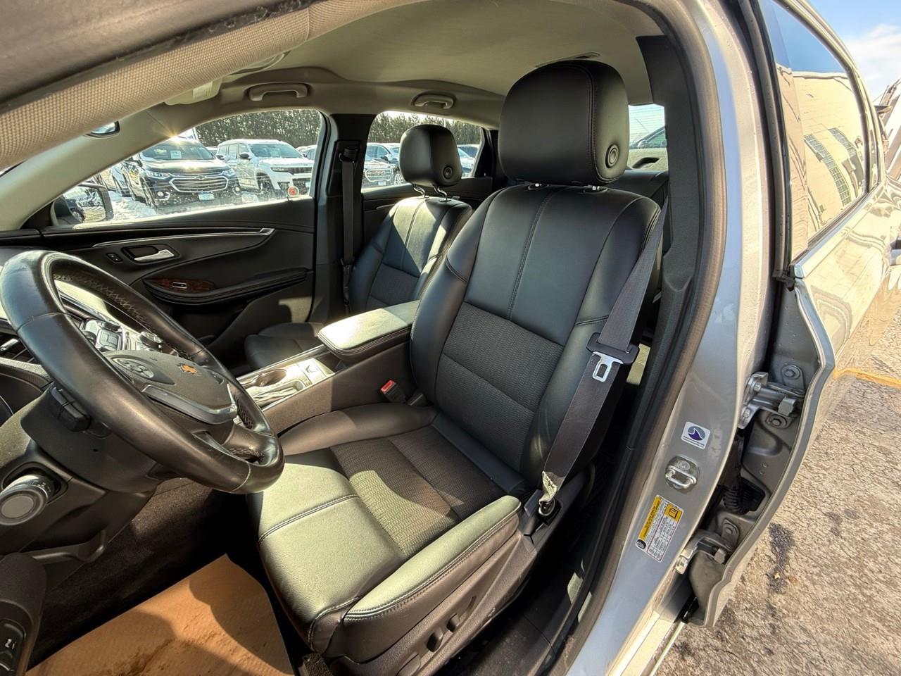 2015 Chevrolet Impala LT 2LT 4dr Sedan Photo