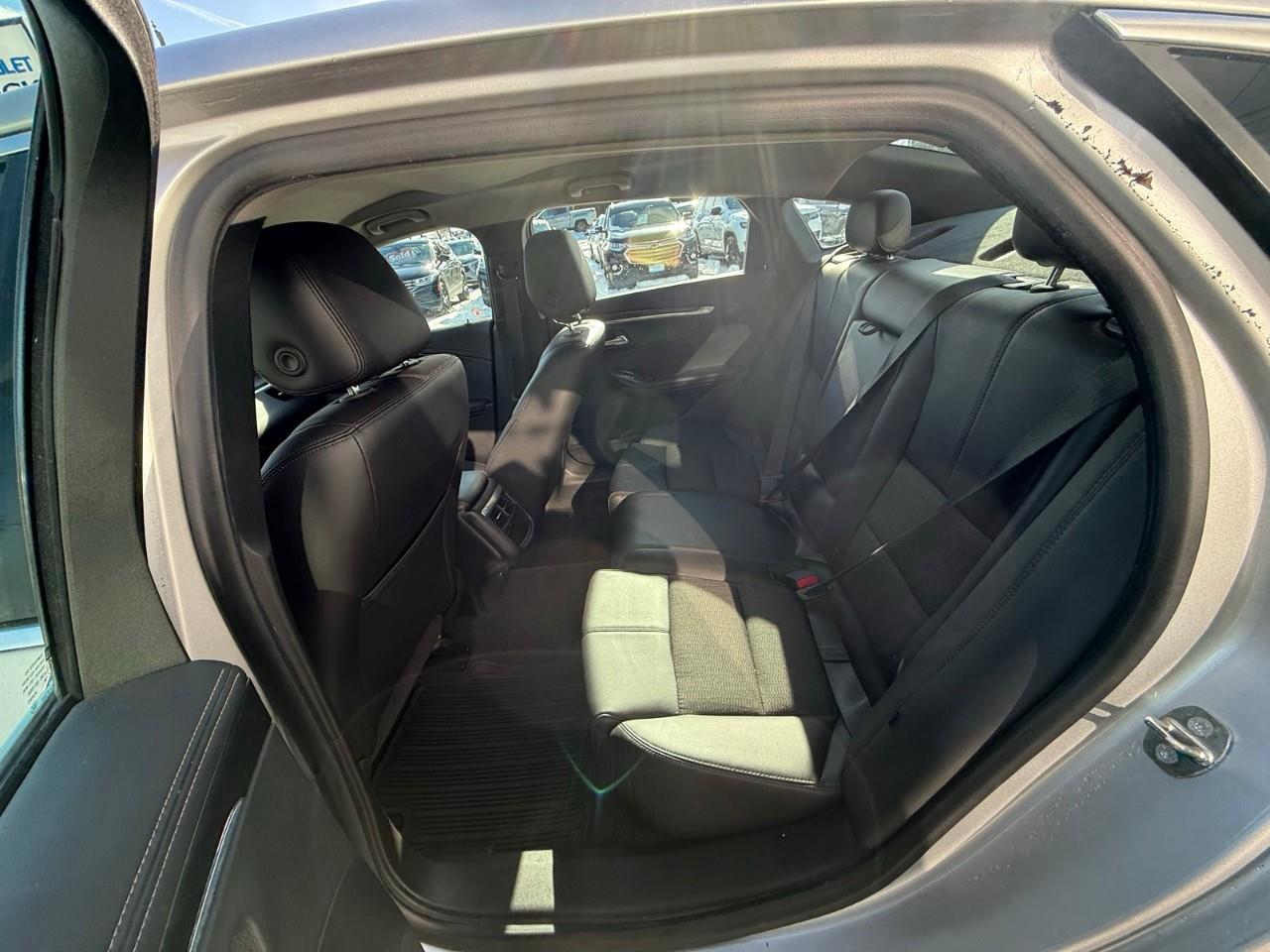 2015 Chevrolet Impala LT 2LT 4dr Sedan Photo