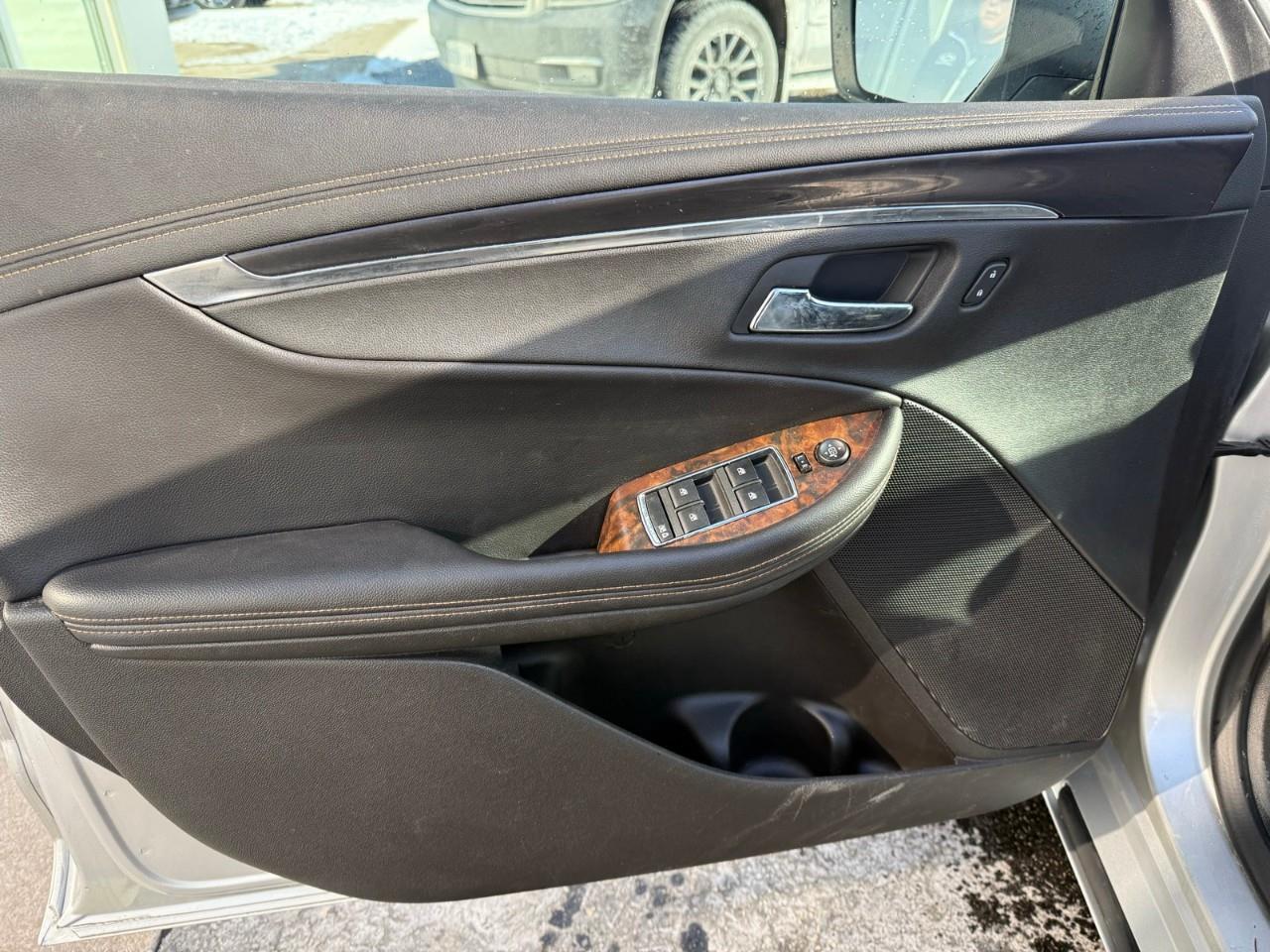 2015 Chevrolet Impala LT 2LT 4dr Sedan Photo