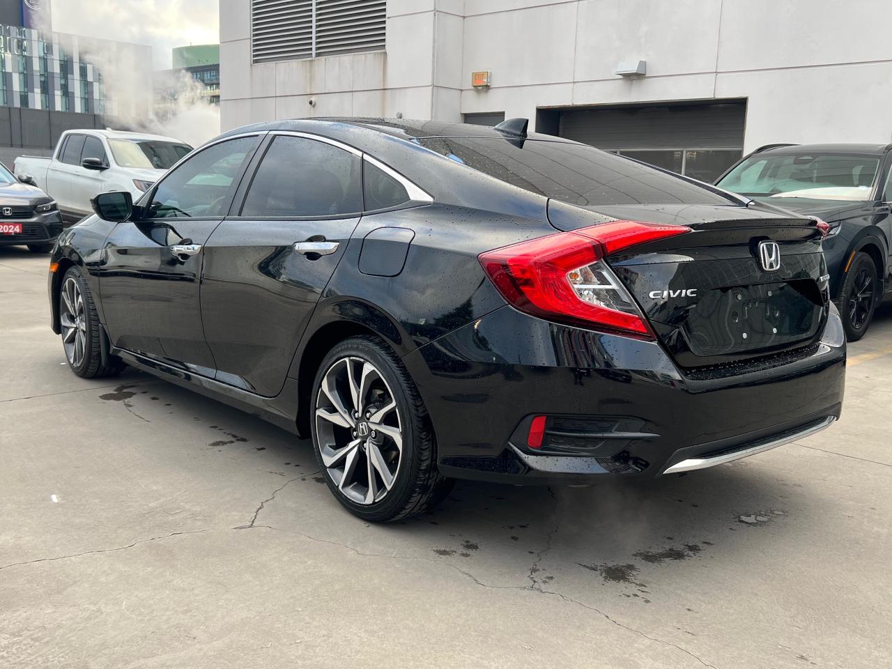 2020 Honda Civic Touring 4dr Sedan Photo