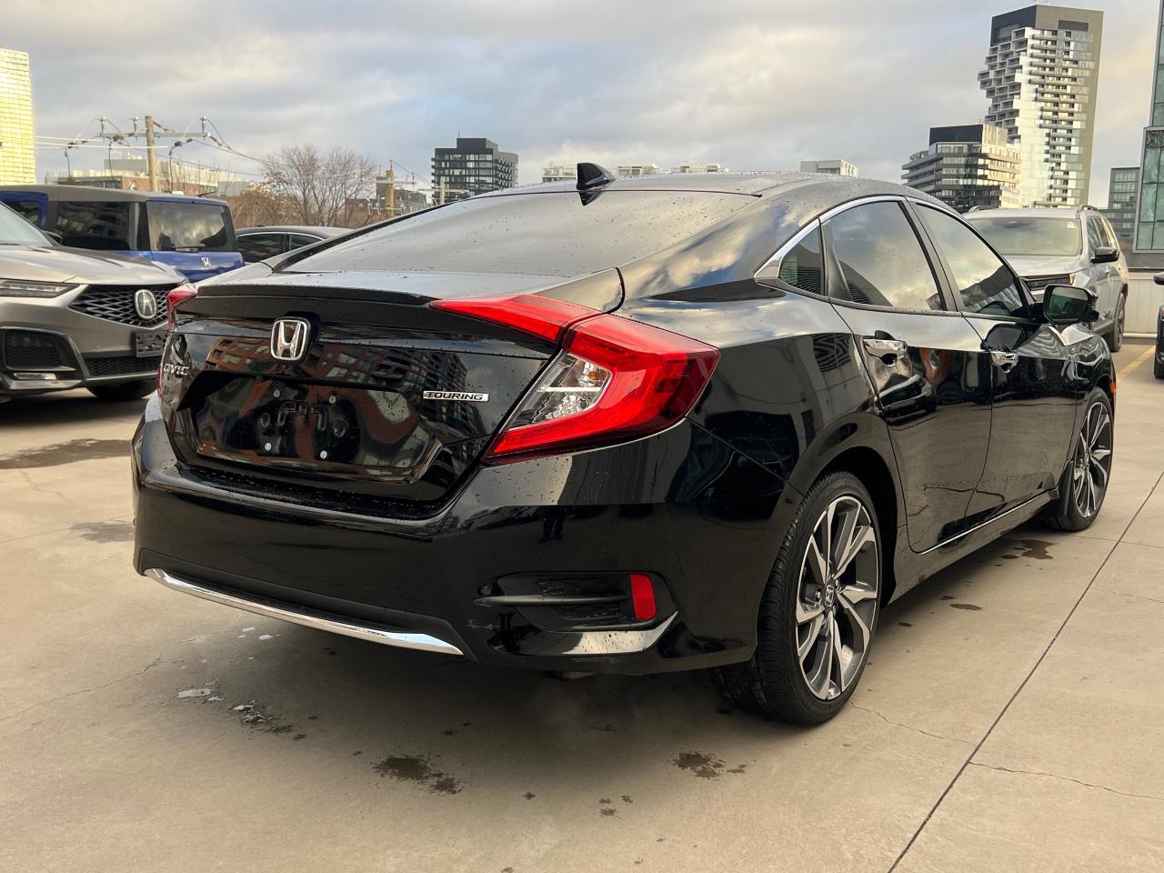 2020 Honda Civic Touring 4dr Sedan Photo
