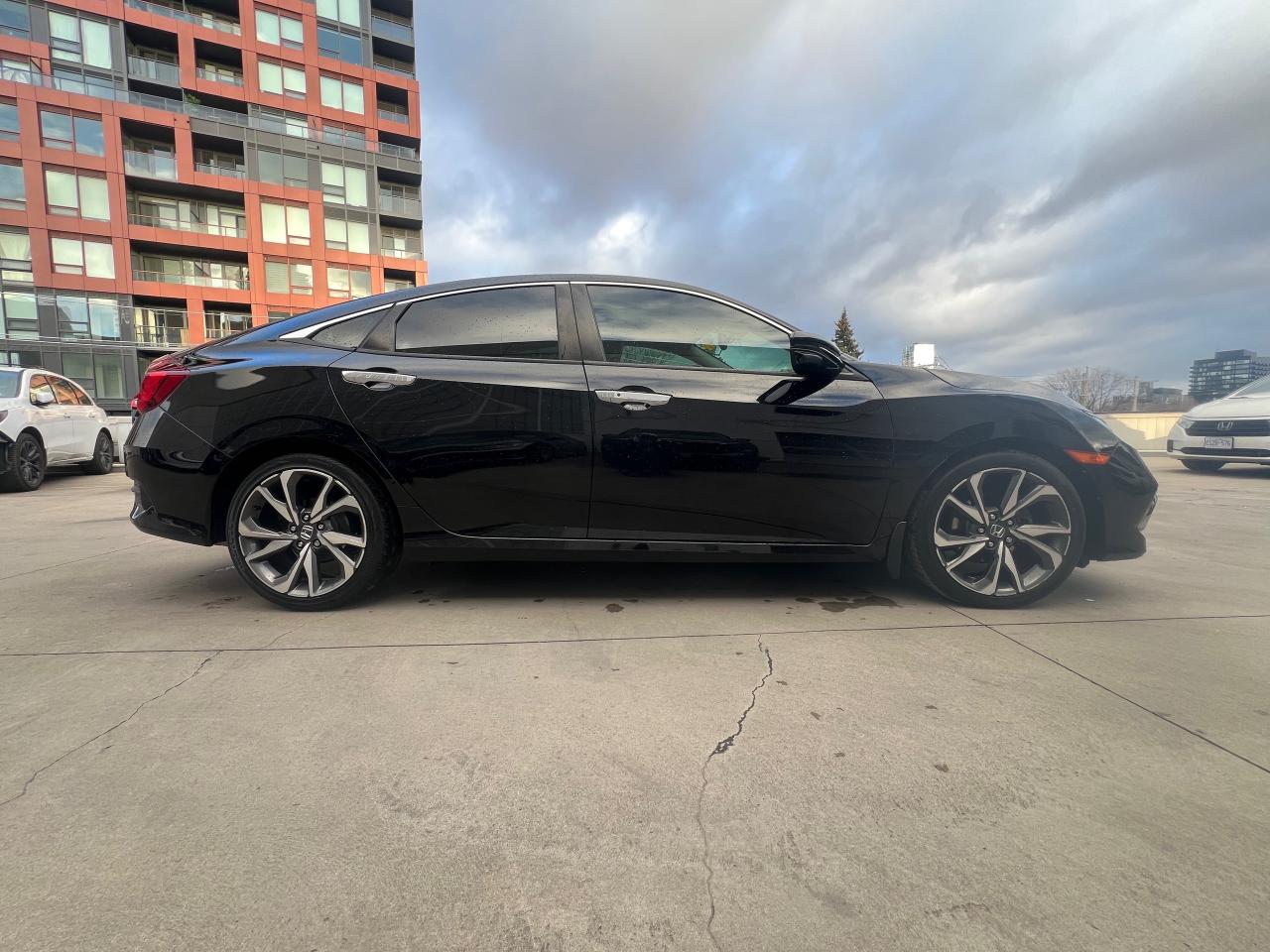 2020 Honda Civic Touring 4dr Sedan Photo