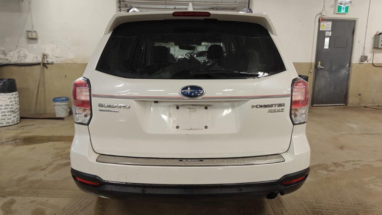 2017 Subaru Forester 2.5i Limited w/Technology Package Option (CVT) 4dr All-Wheel Drive Photo4