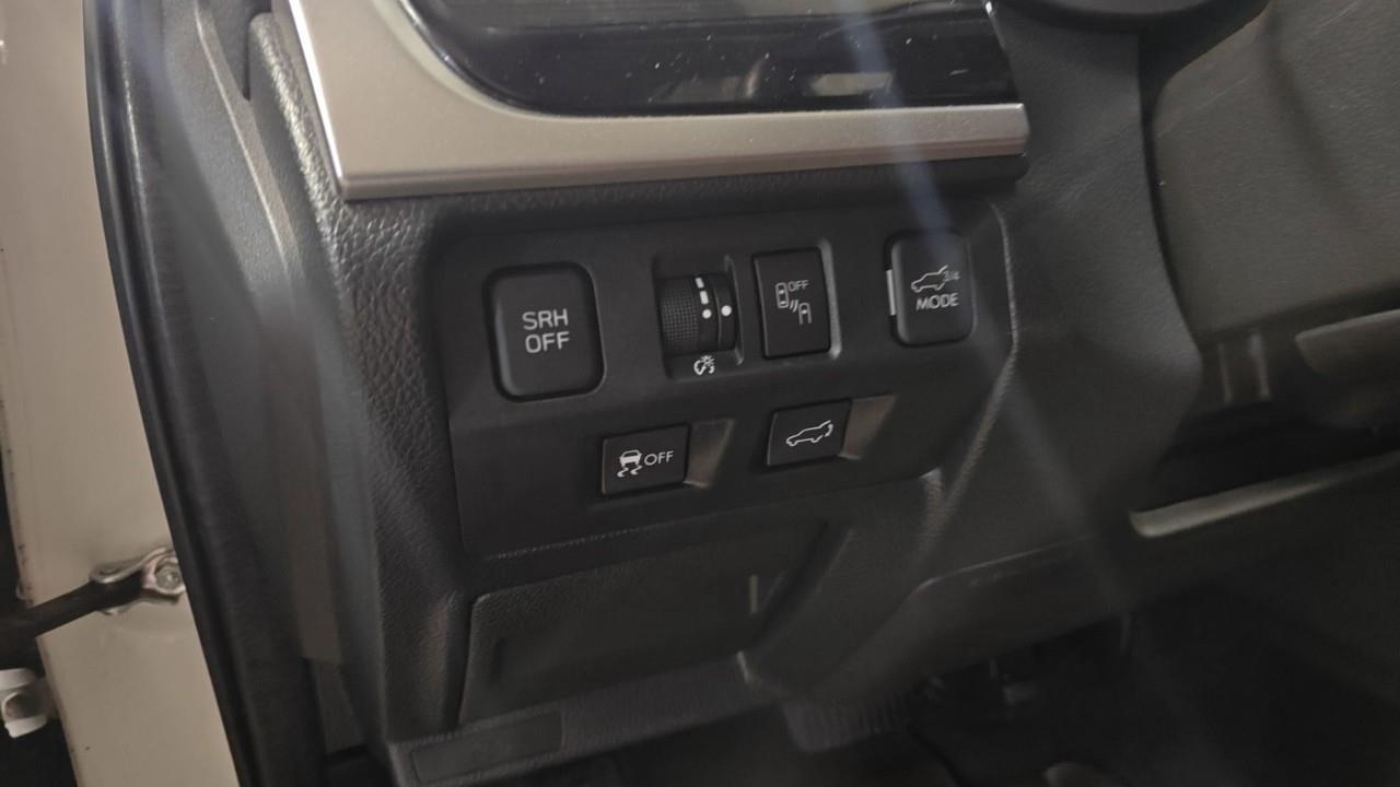 2017 Subaru Forester 2.5i Limited w/Technology Package Option (CVT) 4dr All-Wheel Drive Photo