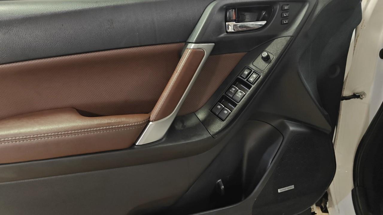 2017 Subaru Forester 2.5i Limited w/Technology Package Option (CVT) 4dr All-Wheel Drive Photo