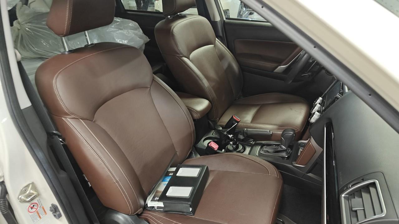 2017 Subaru Forester 2.5i Limited w/Technology Package Option (CVT) 4dr All-Wheel Drive Photo