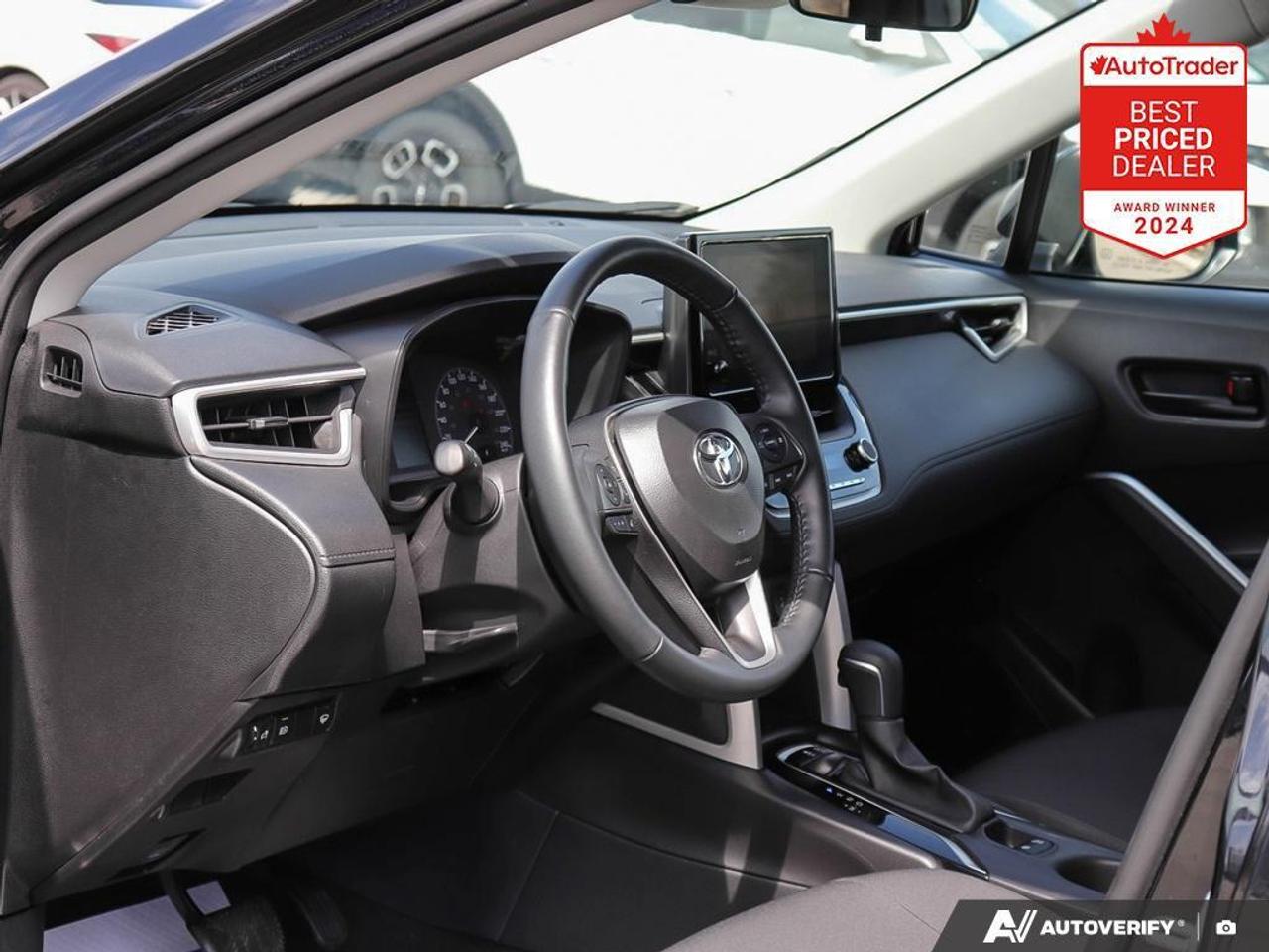 2025 Toyota Corolla Cross LE 4dr All-Wheel Drive Photo