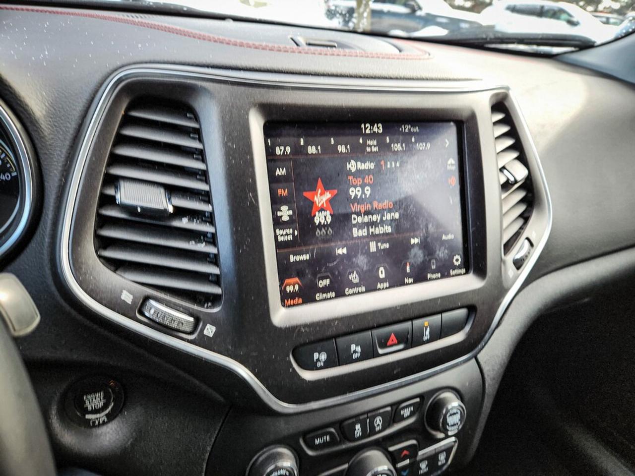2020 Jeep Cherokee  Photo
