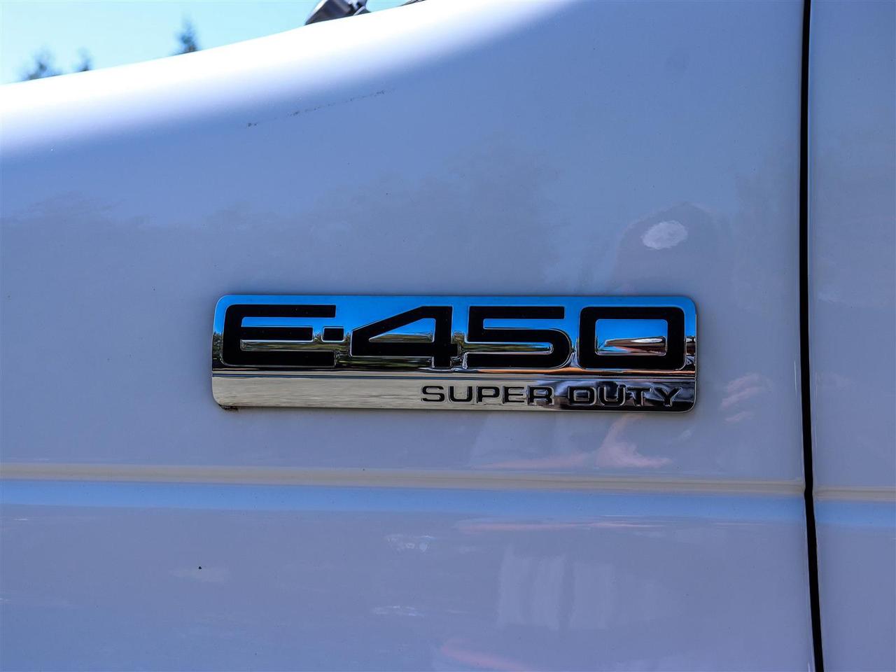 2023 Ford E-450 Cutaway Base SD Chassis 176 in. WB DRW Photo