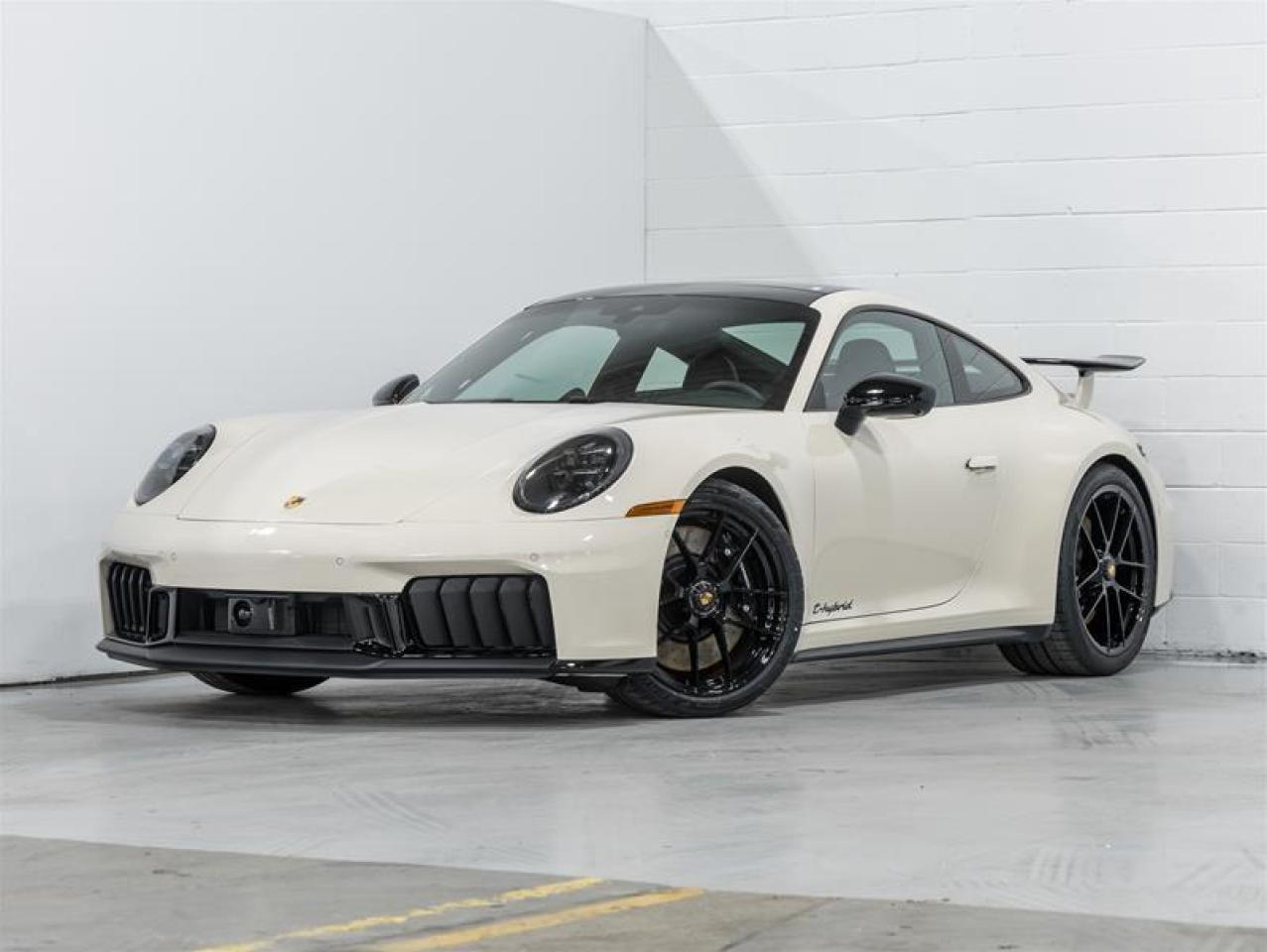 2026 Porsche 911  Photo0