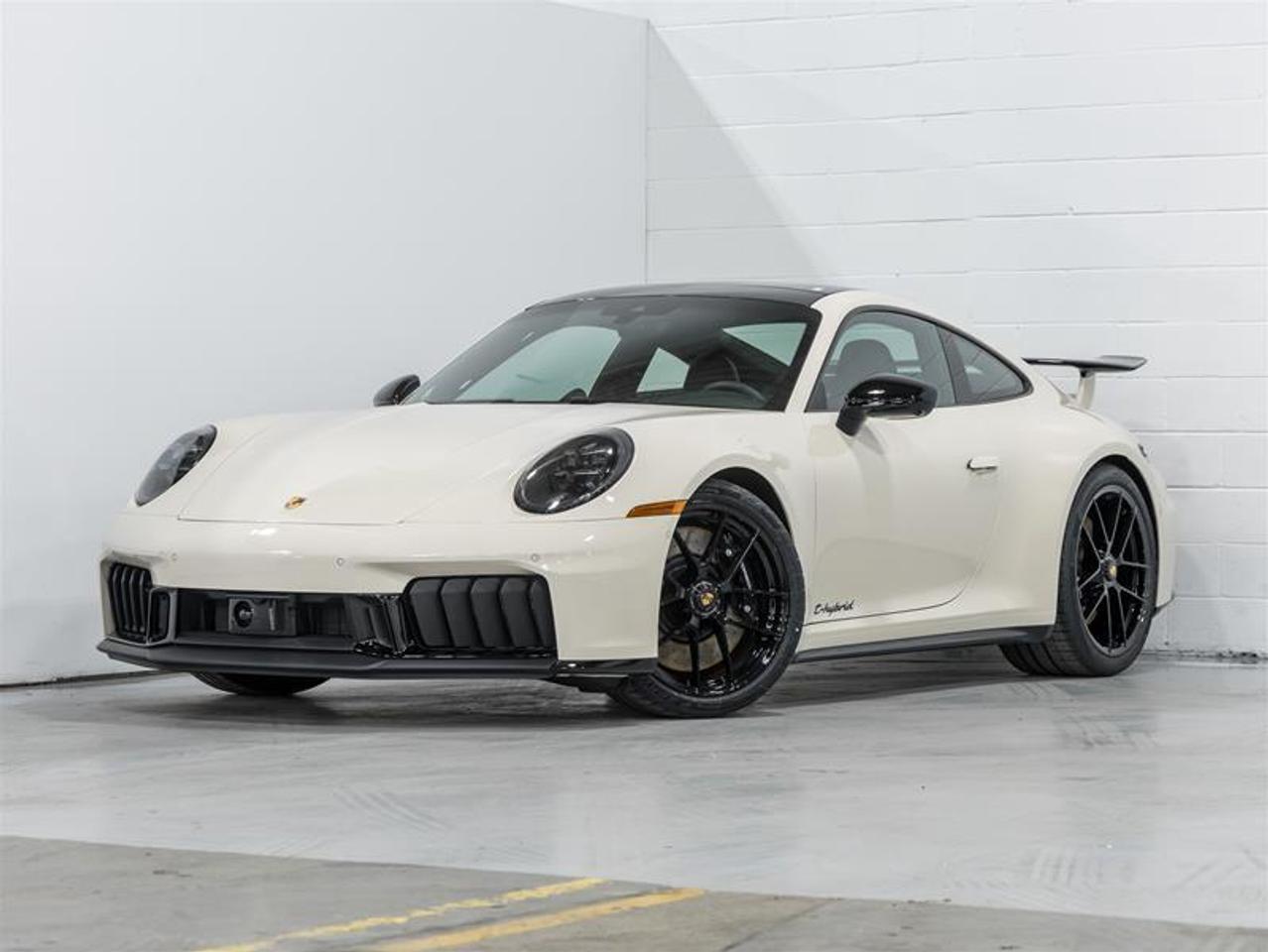 2026 Porsche 911  Photo0