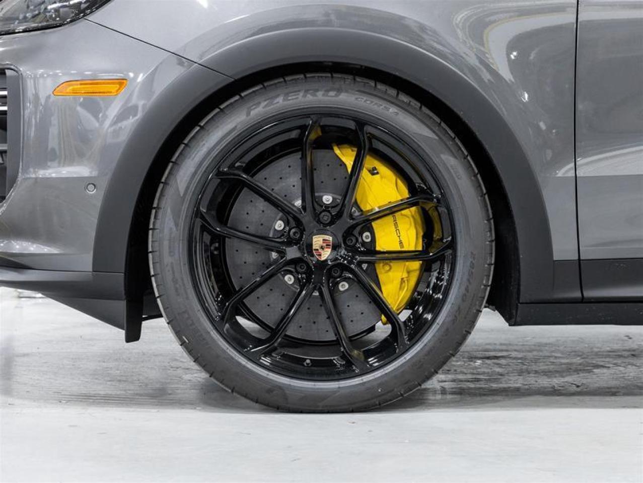 2026 Porsche Cayenne  Photo4