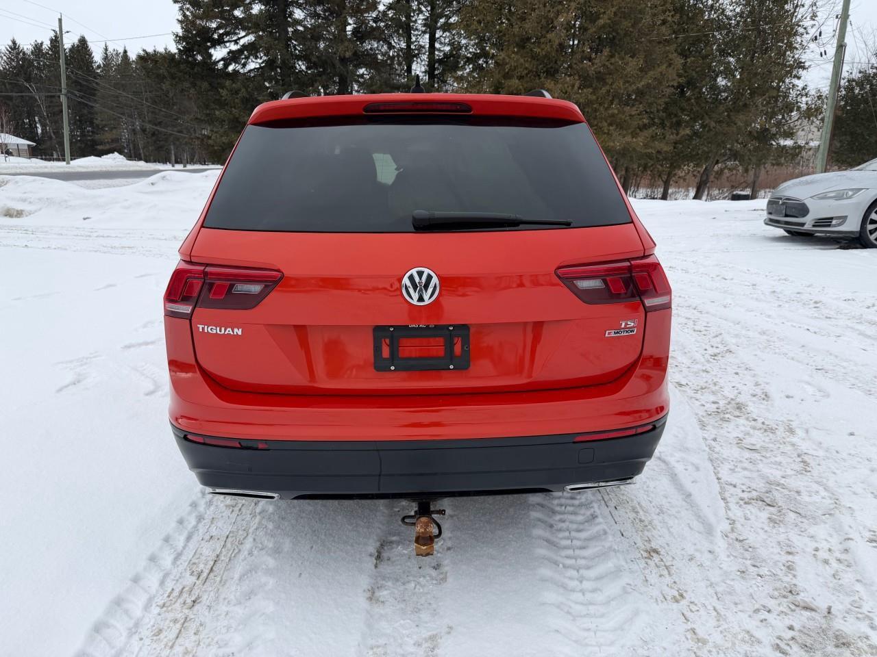 2018 Volkswagen Tiguan Trendline 4dr All-wheel Drive 4MOTION Photo