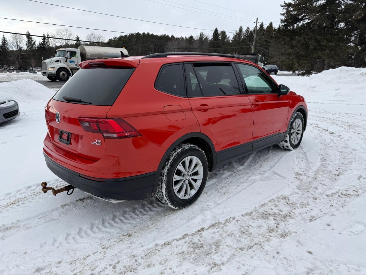 2018 Volkswagen Tiguan Trendline 4dr All-wheel Drive 4MOTION Photo