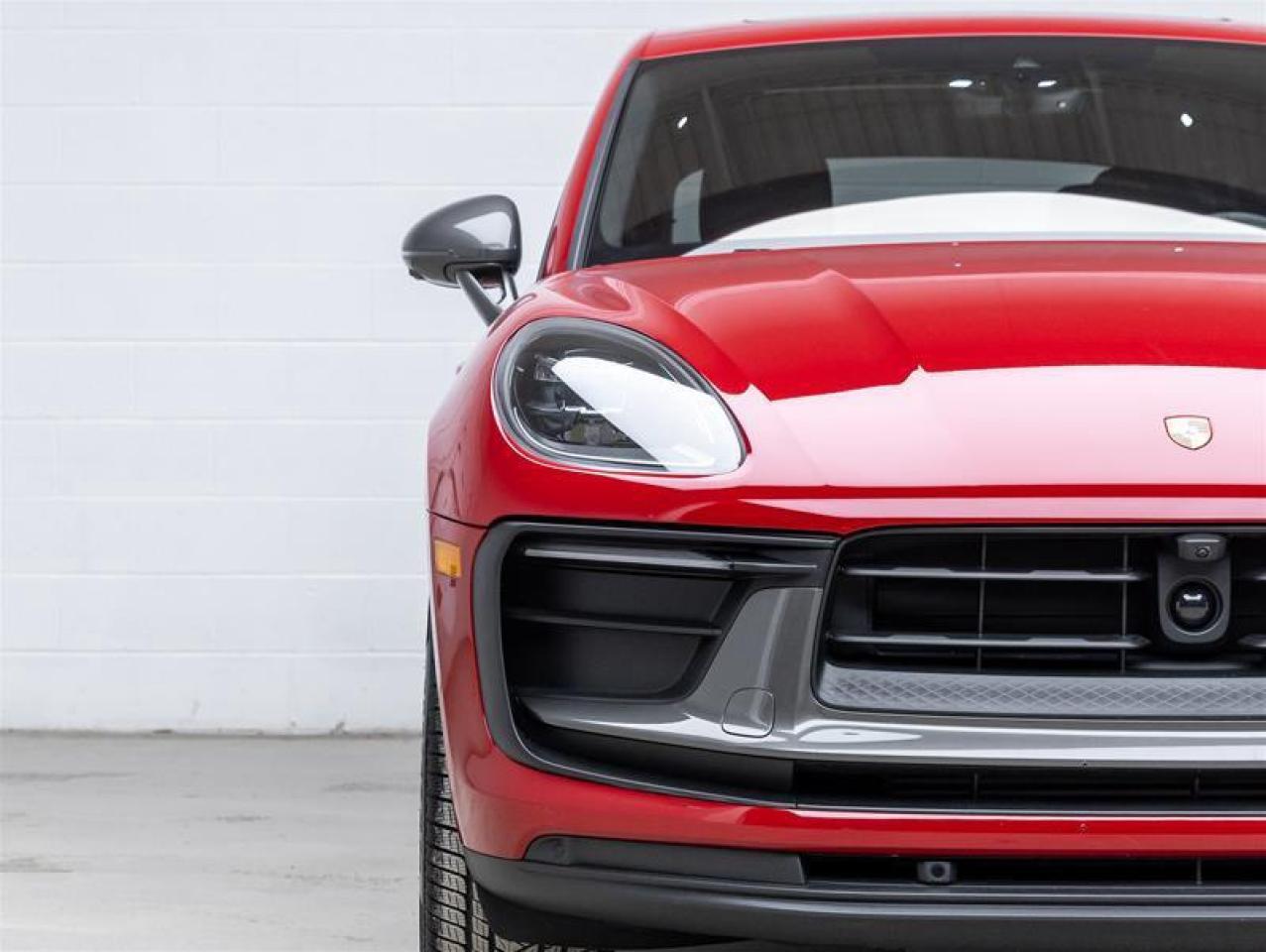 2025 Porsche Macan  Photo