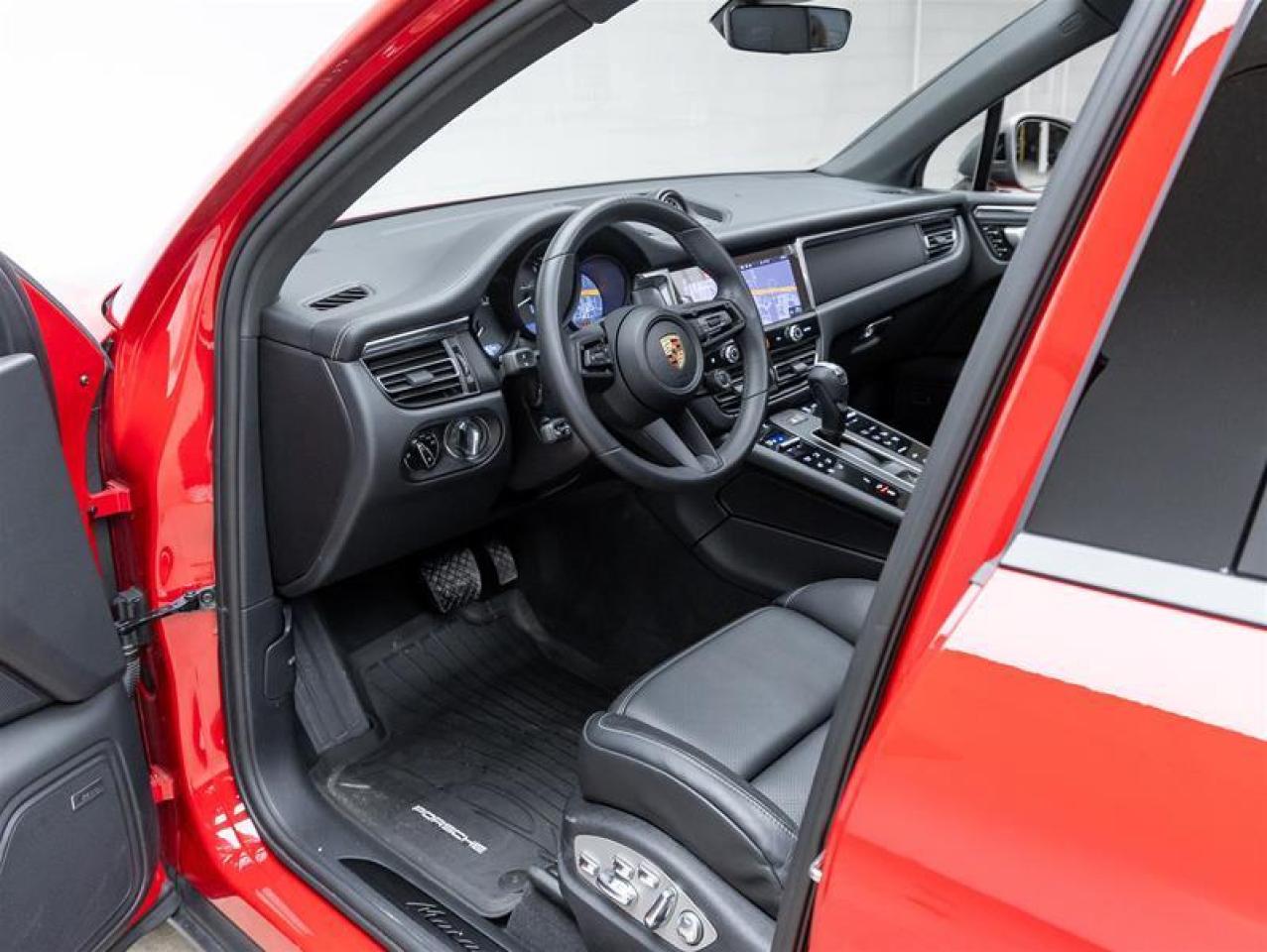 2025 Porsche Macan  Photo