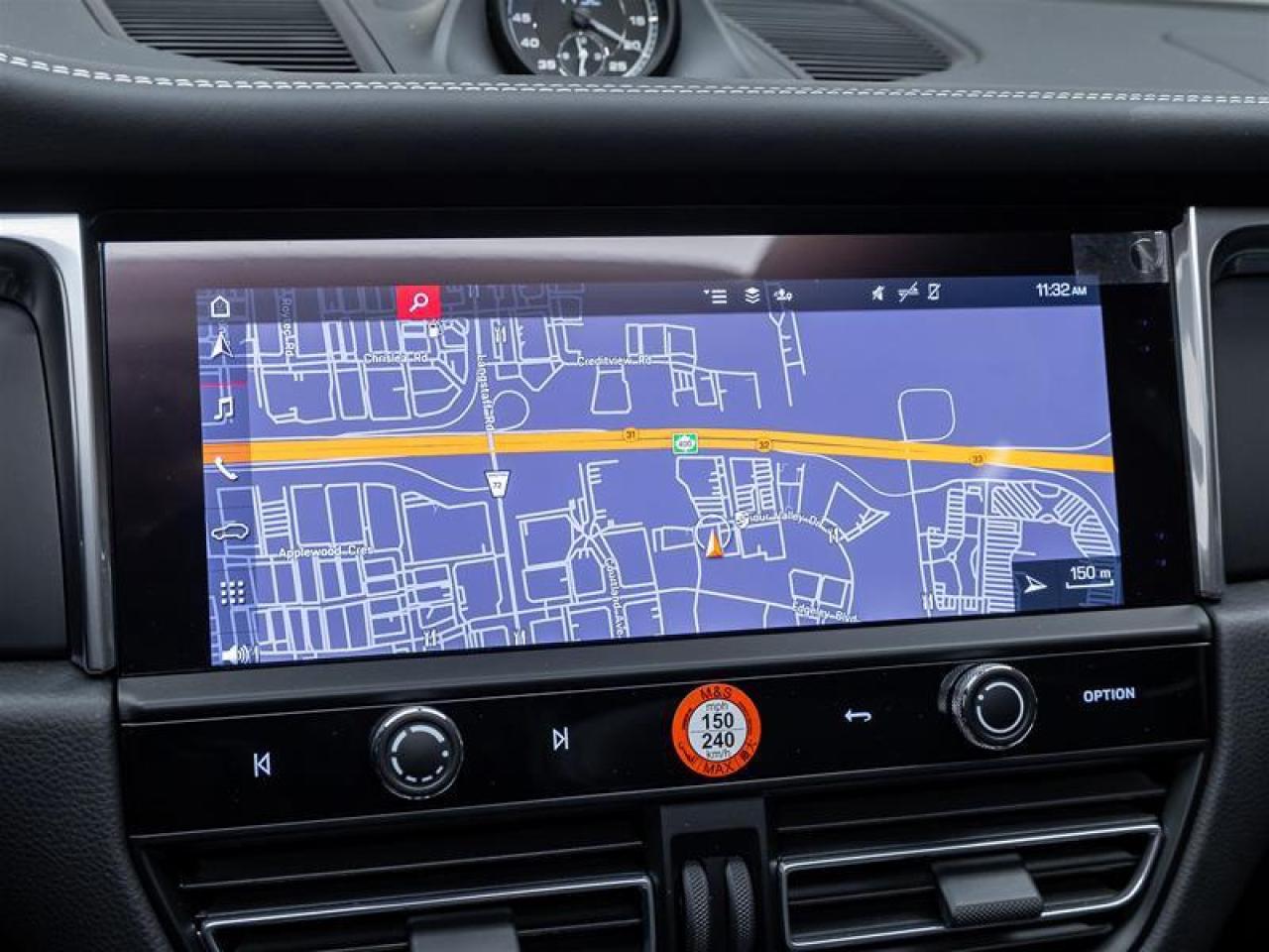 2025 Porsche Macan  Photo