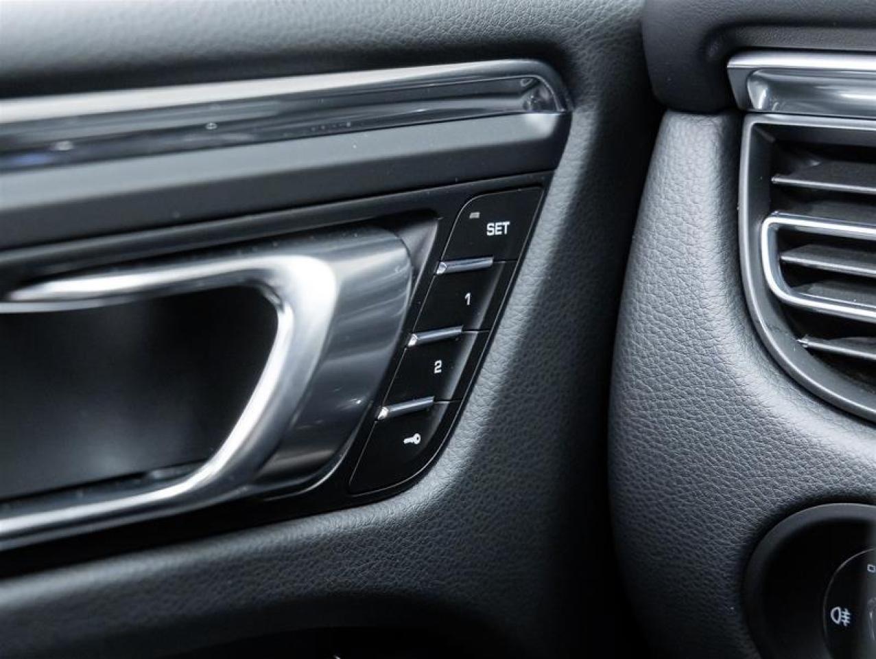 2025 Porsche Macan  Photo